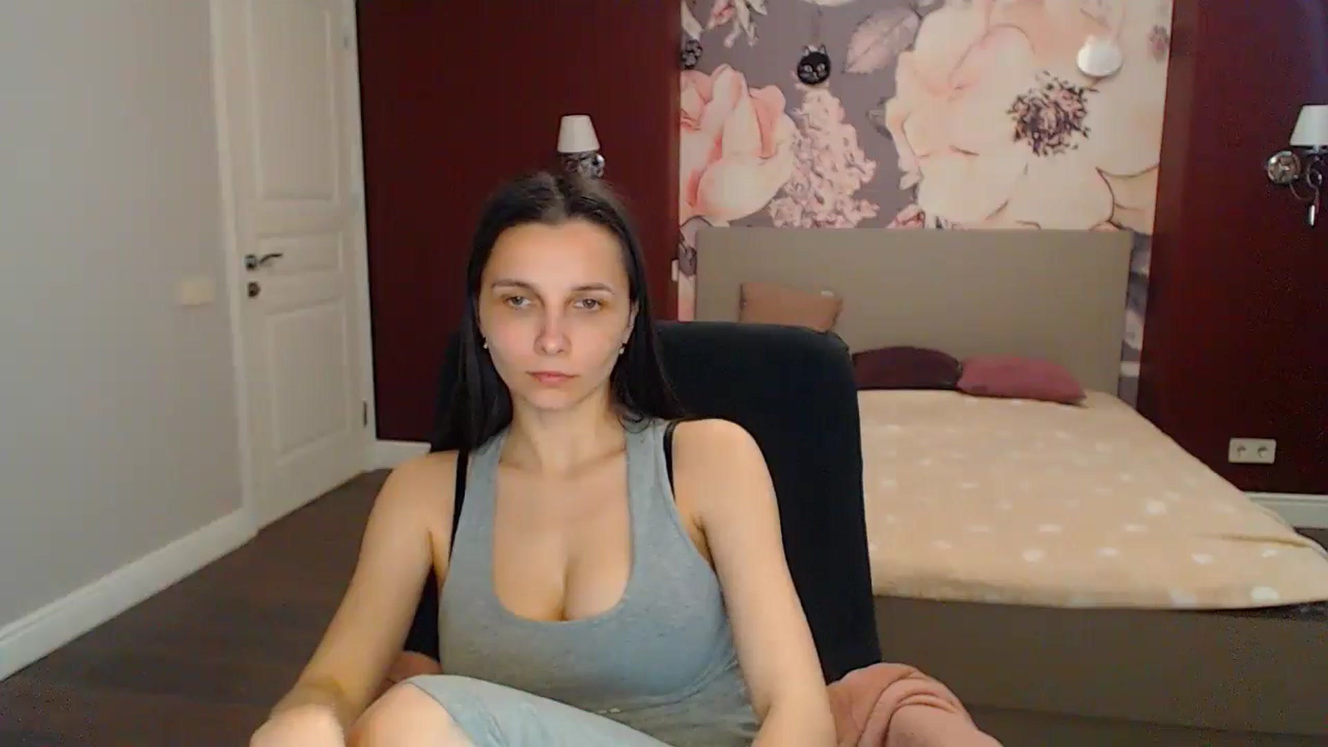 Gallery image thumbnail from Karina_Mils's myfreecams stream on, 05/03/2024, 14:45 image 17 of 20