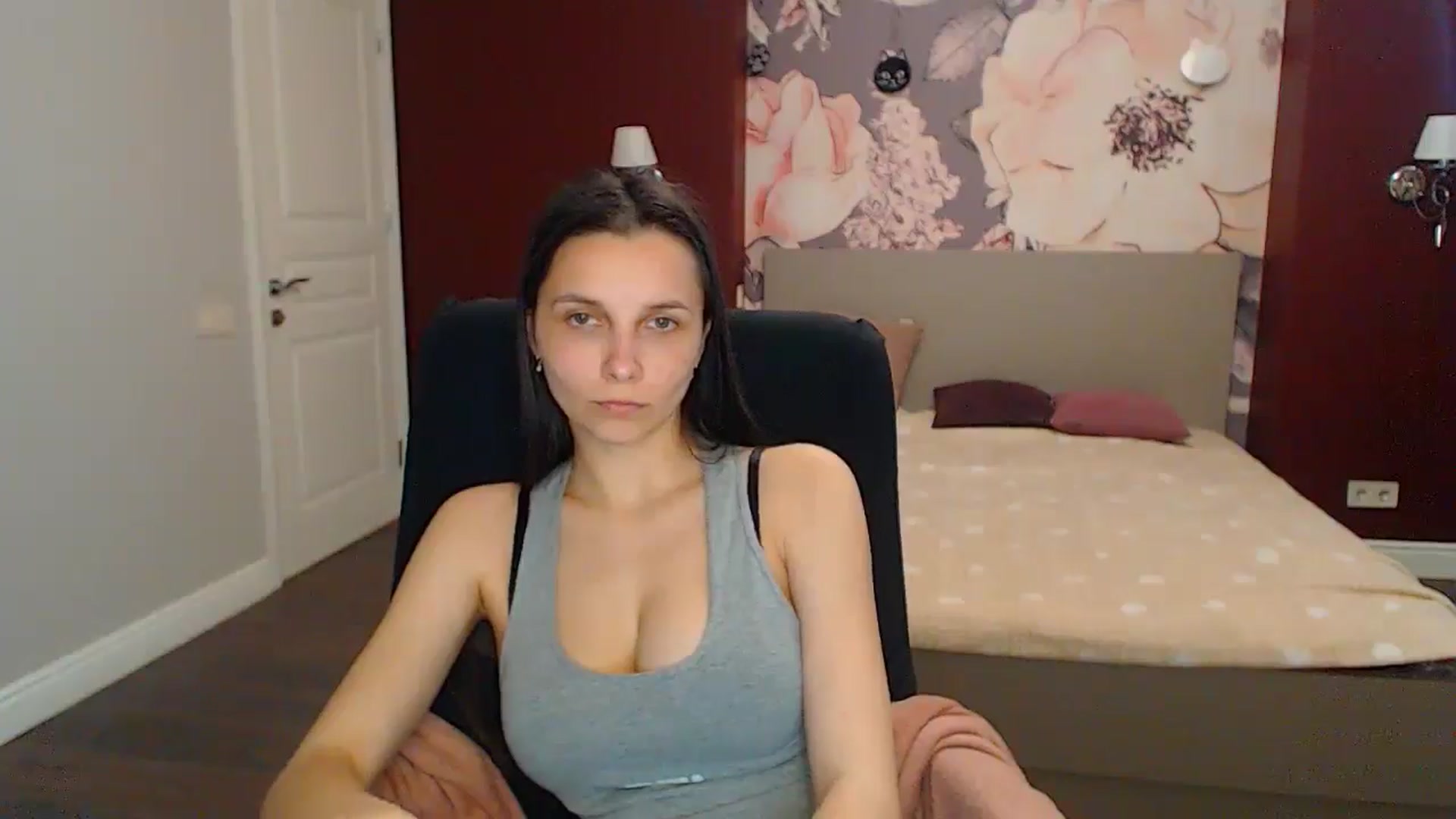 Gallery image thumbnail from Karina_Mils's myfreecams stream on, 05/03/2024, 14:45 image 20 of 20