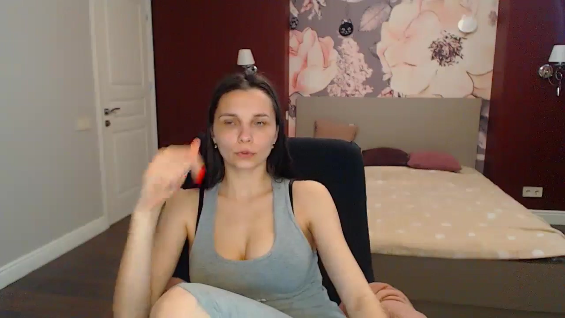 Gallery image thumbnail from Karina_Mils's myfreecams stream on, 05/03/2024, 14:45 image 11 of 20