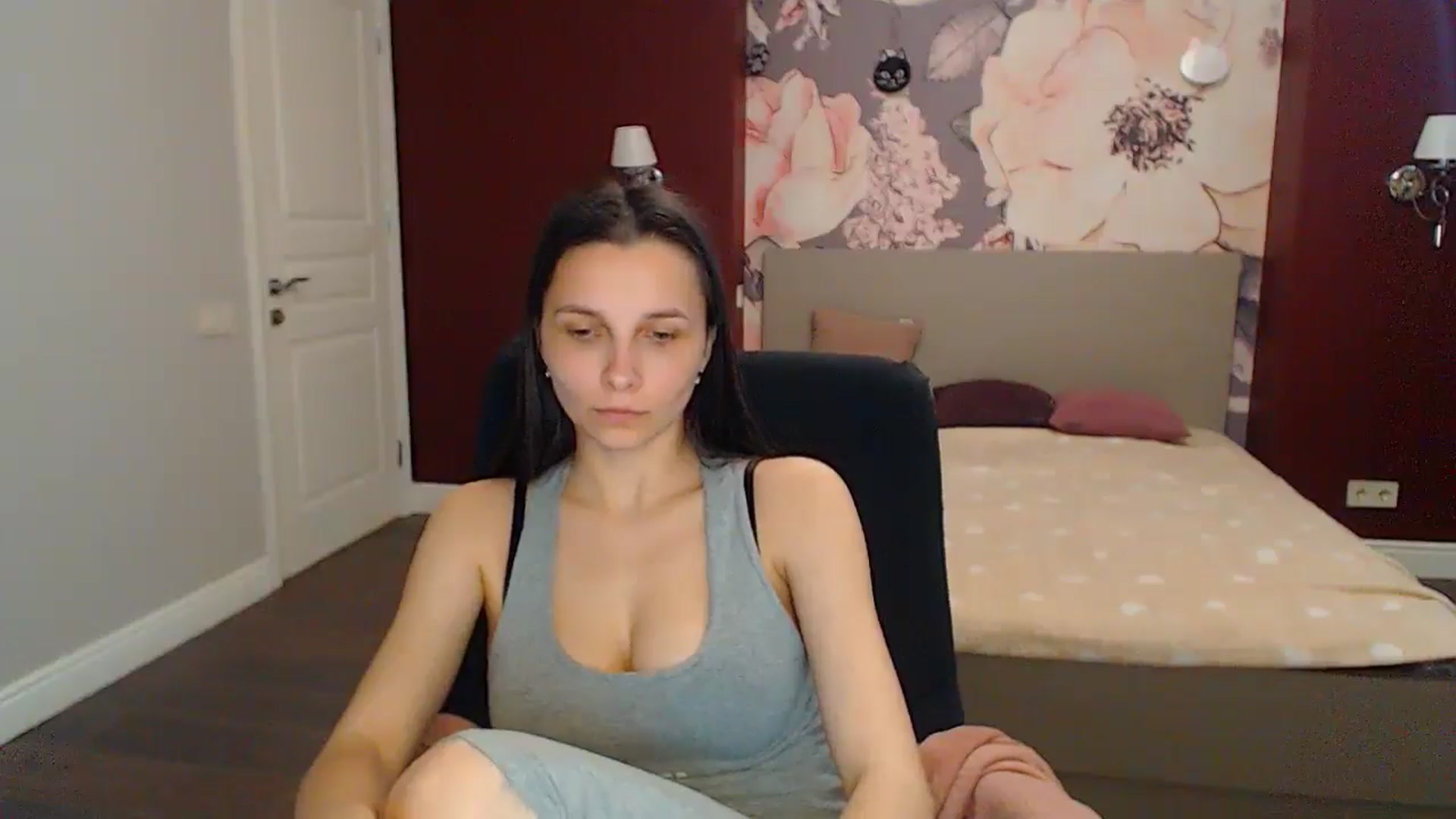 Gallery image thumbnail from Karina_Mils's myfreecams stream on, 05/03/2024, 14:45 image 8 of 20