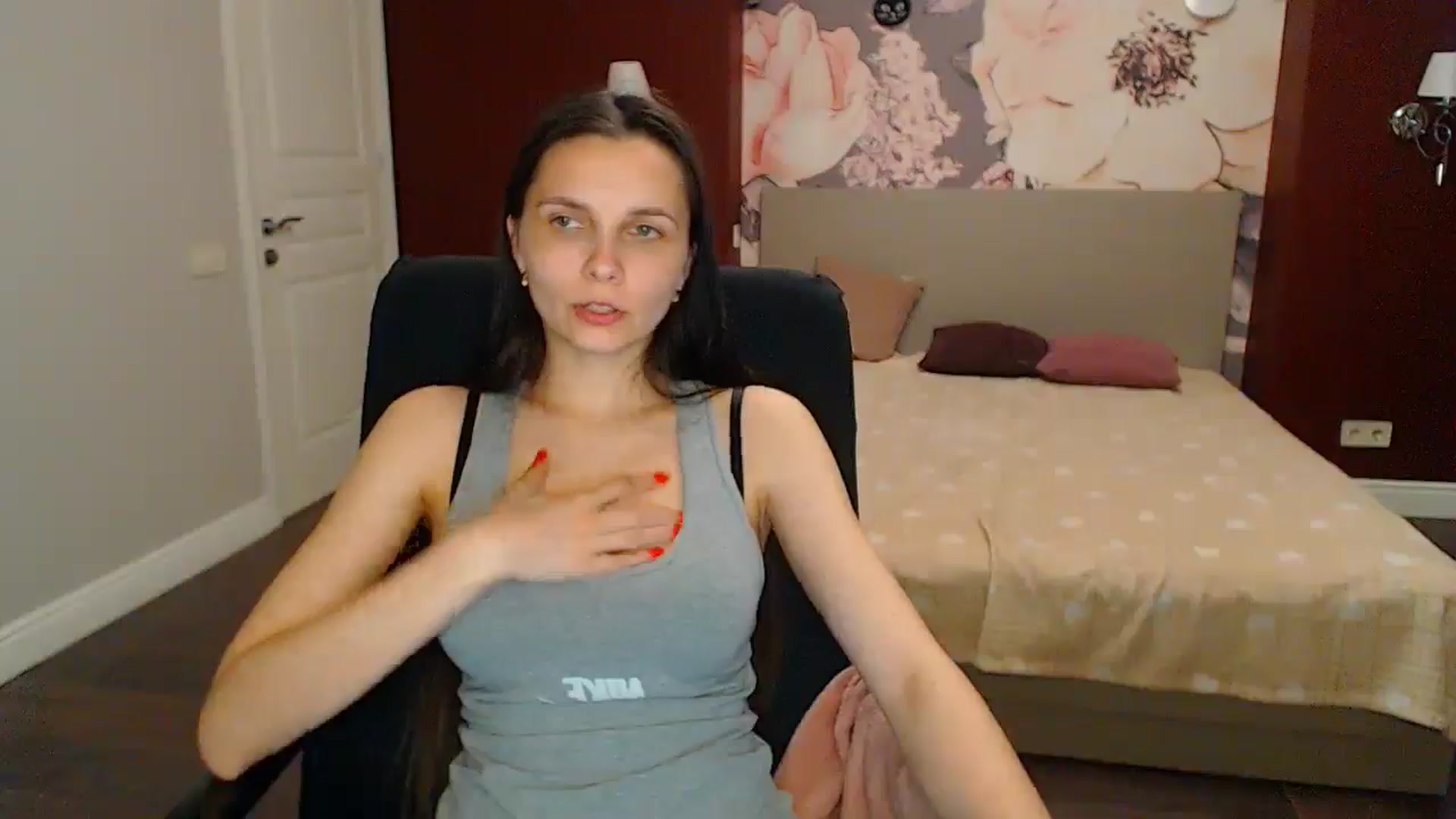 Gallery image thumbnail from Karina_Mils's myfreecams stream on, 05/03/2024, 16:02 image 19 of 20