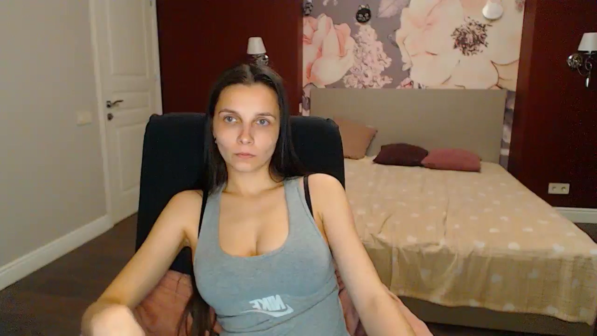 Gallery image thumbnail from Karina_Mils's myfreecams stream on, 05/03/2024, 16:47 image 17 of 20