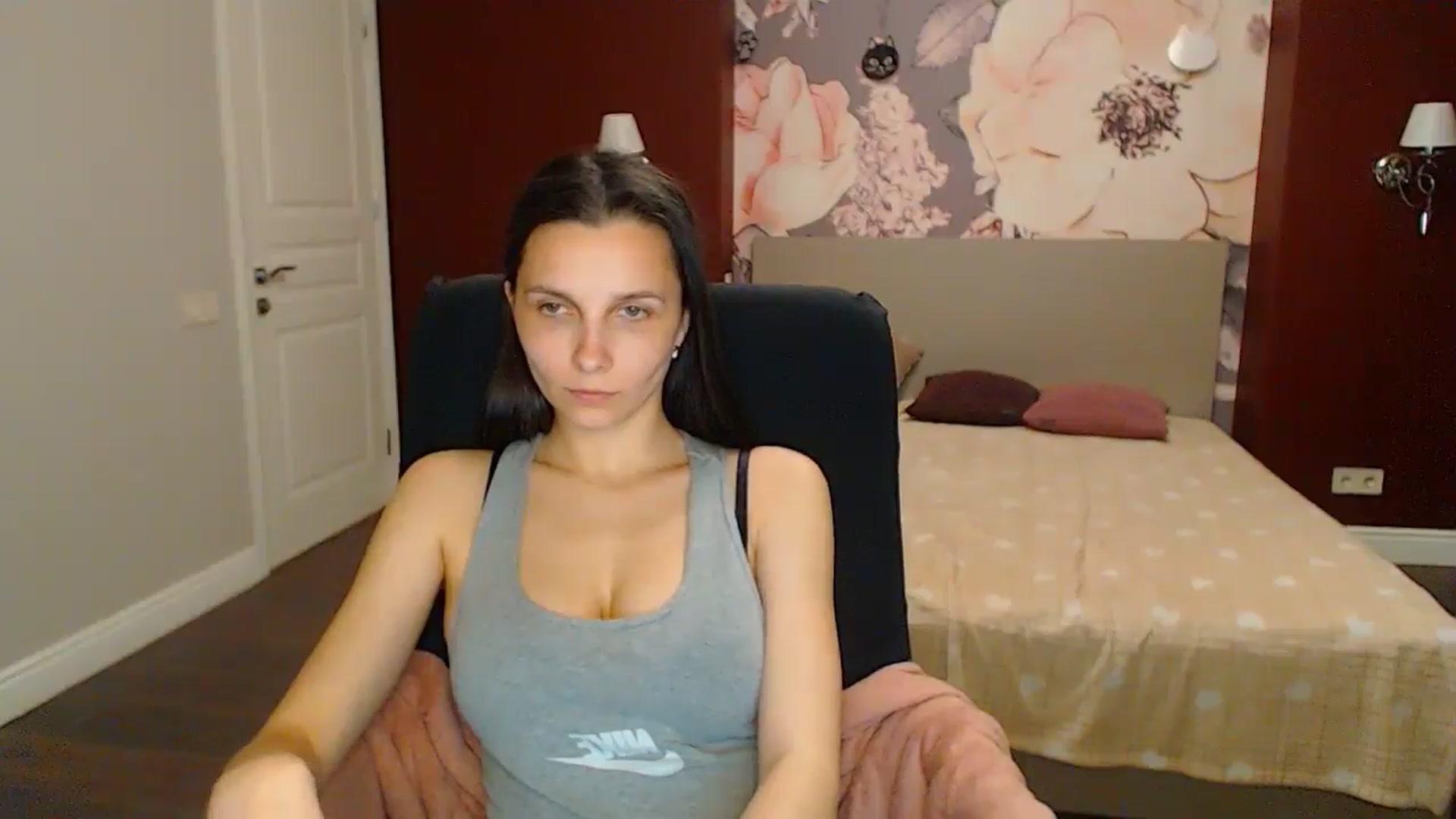 Gallery image thumbnail from Karina_Mils's myfreecams stream on, 05/03/2024, 18:05 image 16 of 20