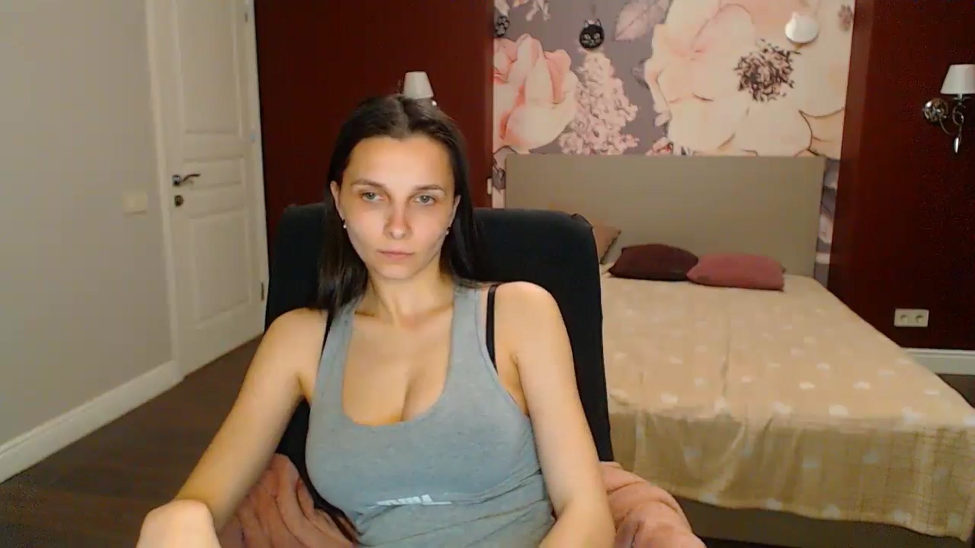 Gallery image thumbnail from Karina_Mils's myfreecams stream on, 05/03/2024, 18:05 image 13 of 20