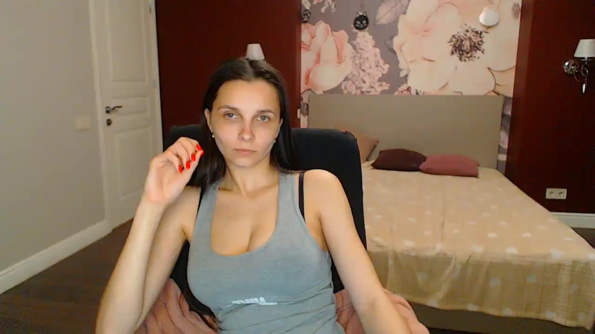 Gallery image thumbnail from Karina_Mils's myfreecams stream on, 05/03/2024, 18:05 image 11 of 20