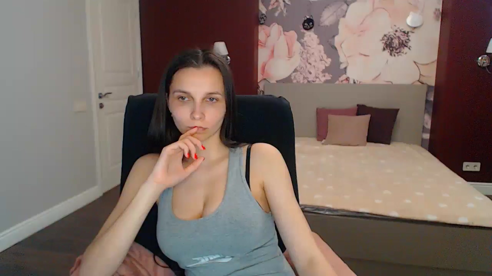 Gallery image thumbnail from Karina_Mils's myfreecams stream on, 05/10/2024, 14:29 image 14 of 20