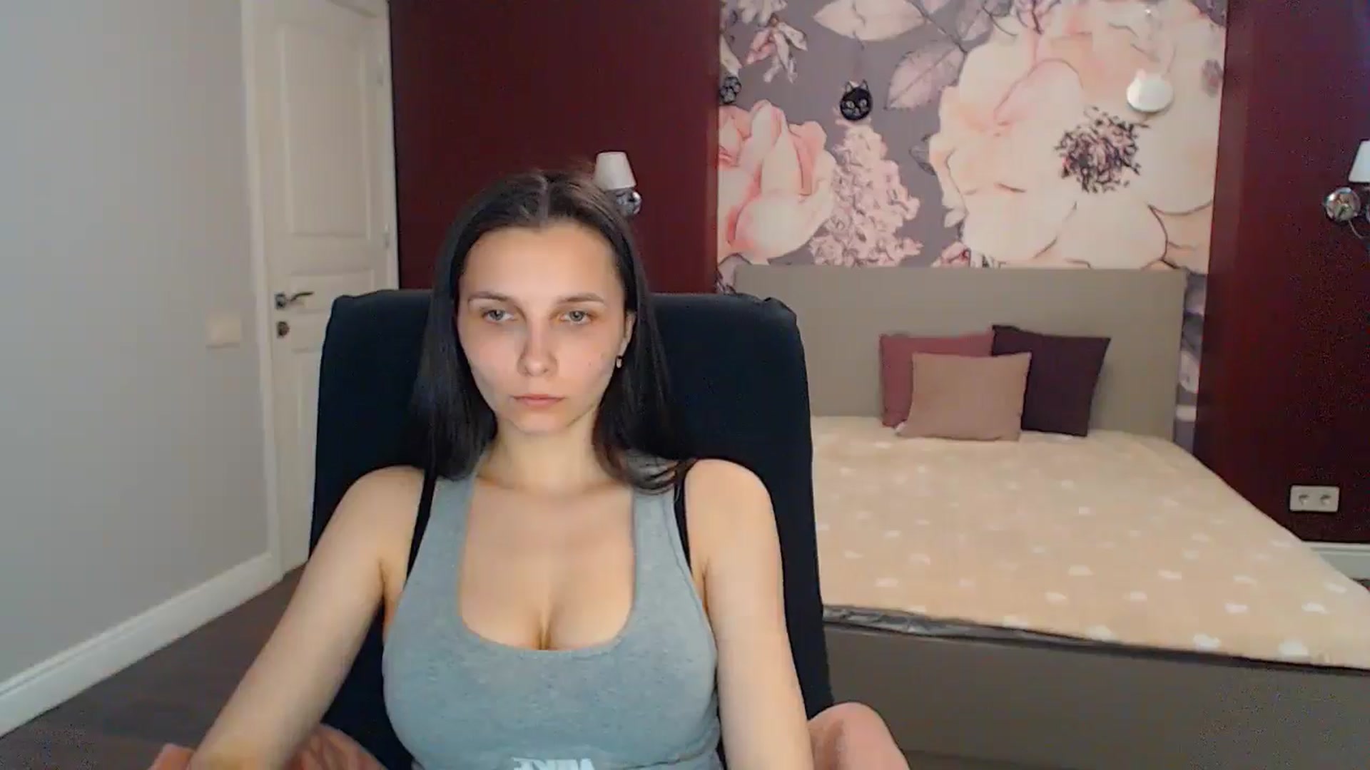 Gallery image thumbnail from Karina_Mils's myfreecams stream on, 05/10/2024, 14:29 image 17 of 20