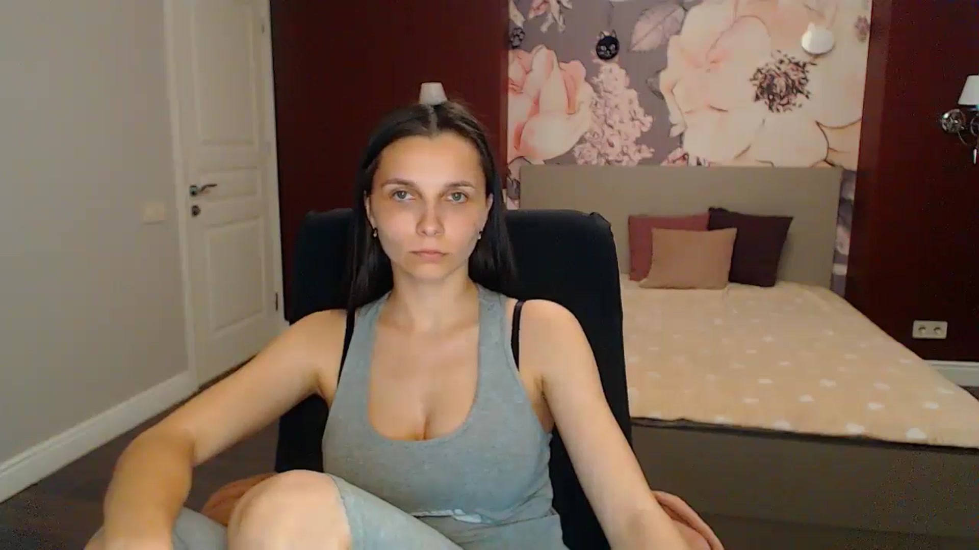 Gallery image thumbnail from Karina_Mils's myfreecams stream on, 05/10/2024, 16:33 image 19 of 20