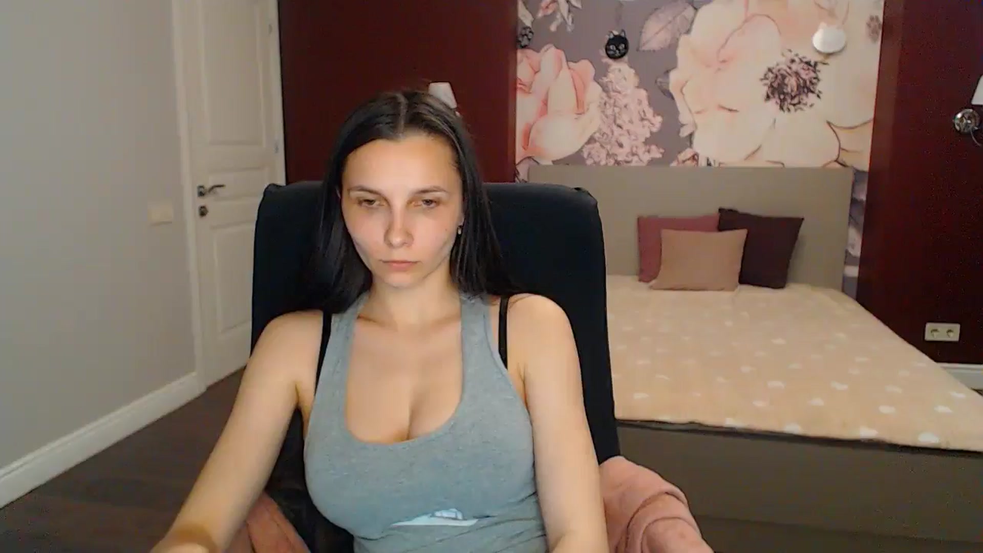 Gallery image thumbnail from Karina_Mils's myfreecams stream on, 05/10/2024, 16:33 image 6 of 20
