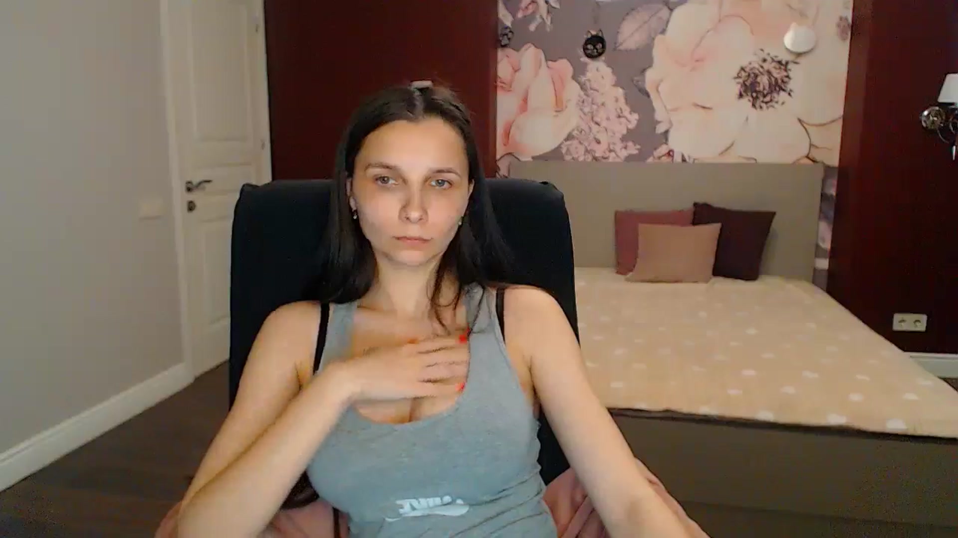 Gallery image thumbnail from Karina_Mils's myfreecams stream on, 05/10/2024, 16:33 image 14 of 20
