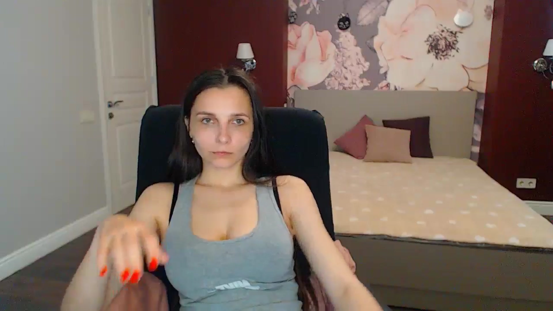 Gallery image thumbnail from Karina_Mils's myfreecams stream on, 05/11/2024, 13:03 image 18 of 20