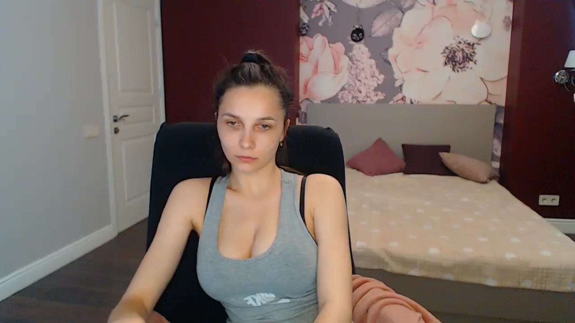 Gallery image thumbnail from Karina_Mils's myfreecams stream on, 05/13/2024, 11:08 image 13 of 20
