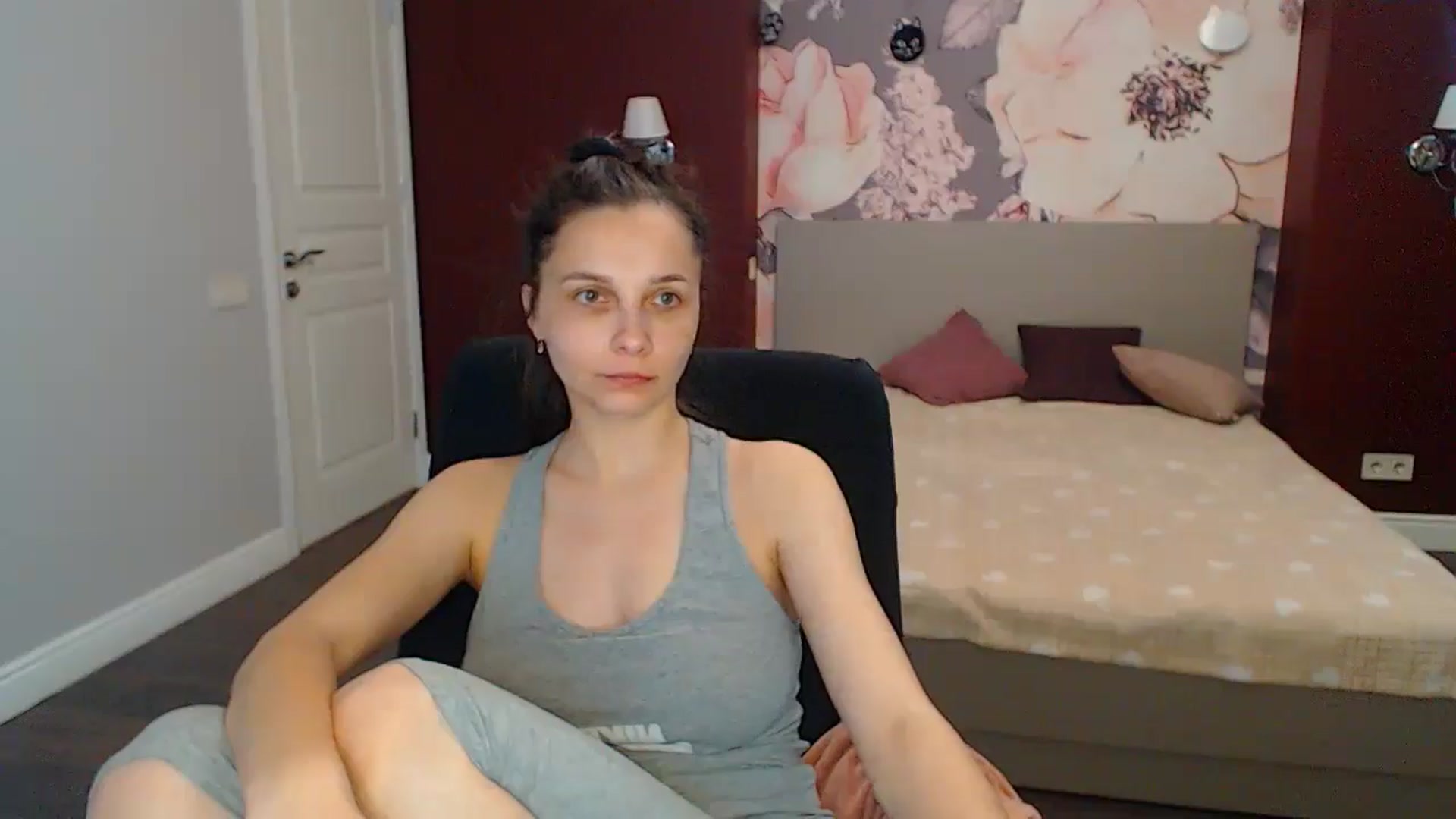 Gallery image thumbnail from Karina_Mils's myfreecams stream on, 05/13/2024, 11:08 image 11 of 20