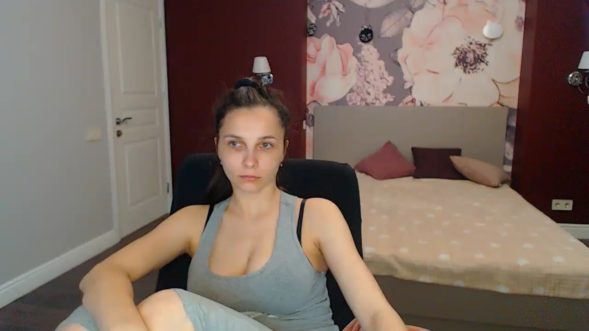 Gallery image thumbnail from Karina_Mils's myfreecams stream on, 05/13/2024, 11:08 image 16 of 20