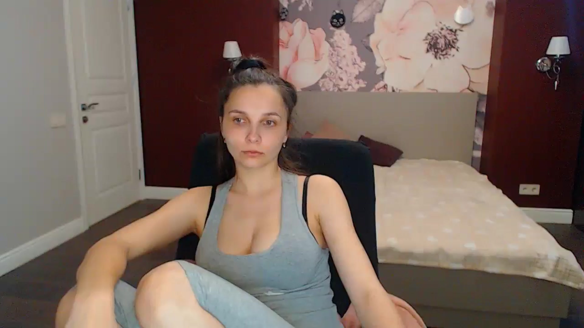 Gallery image thumbnail from Karina_Mils's myfreecams stream on, 05/16/2024, 09:53 image 9 of 20