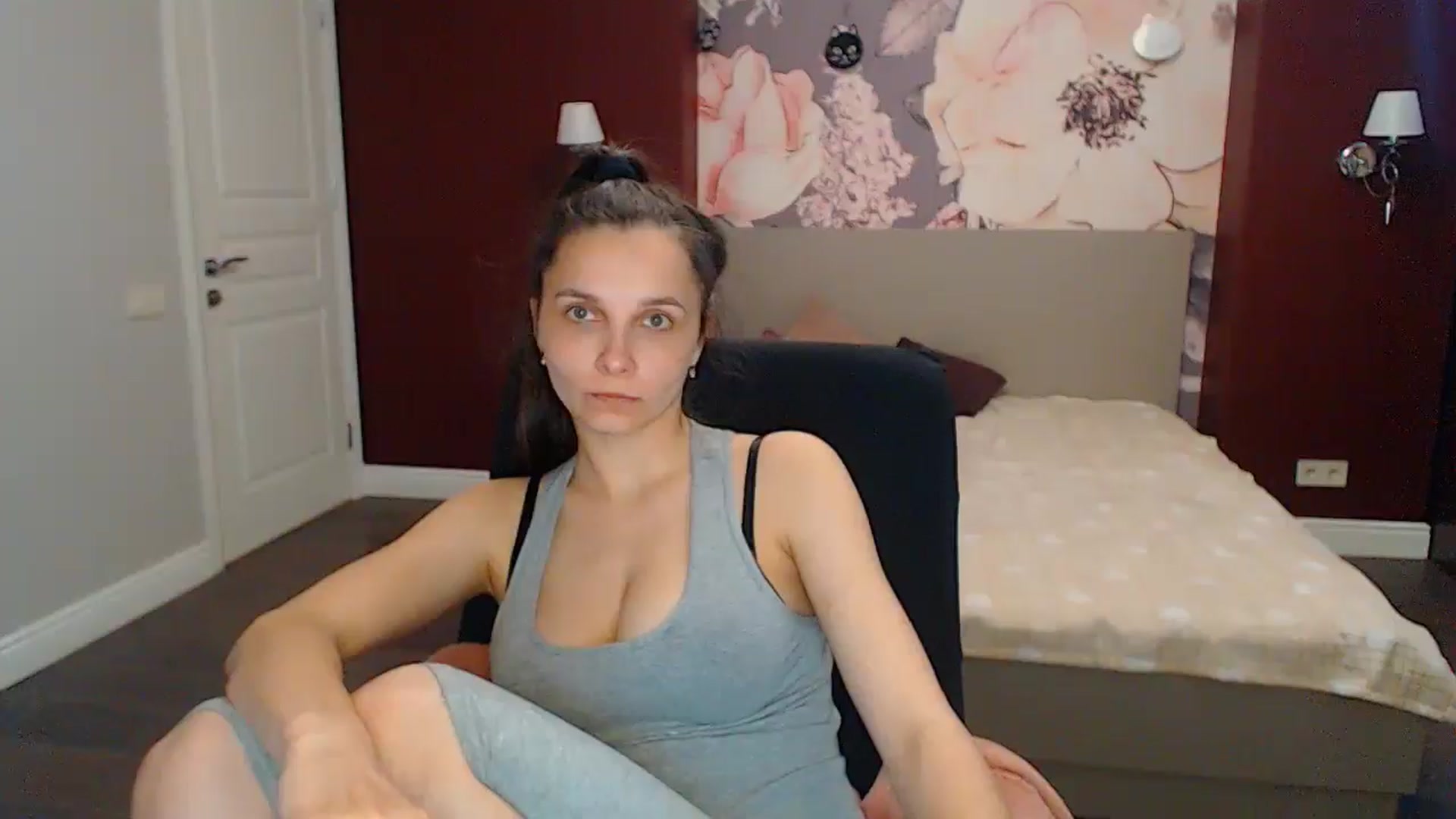 Gallery image thumbnail from Karina_Mils's myfreecams stream on, 05/16/2024, 09:53 image 17 of 20