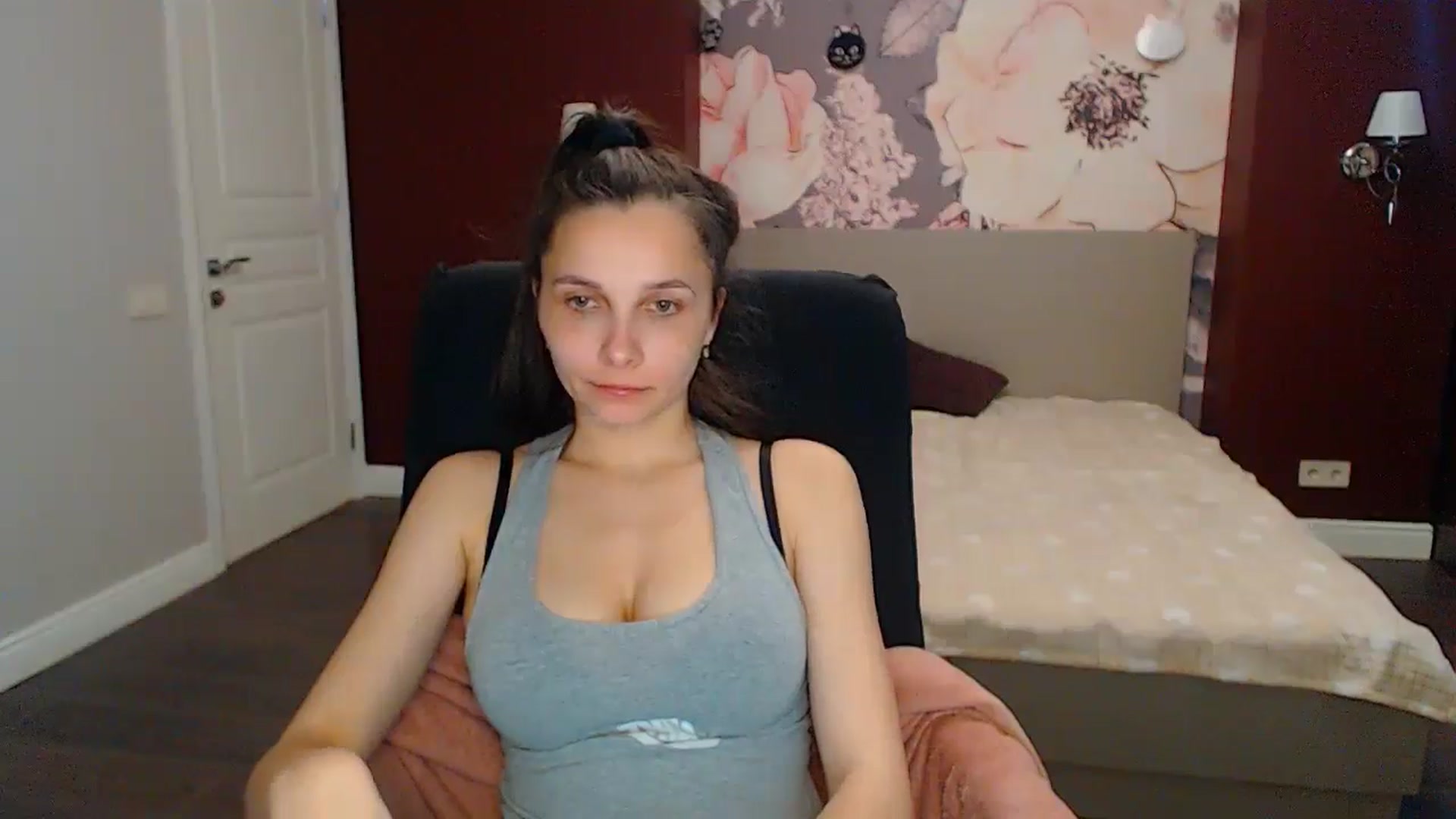 Gallery image thumbnail from Karina_Mils's myfreecams stream on, 05/16/2024, 09:53 image 6 of 20