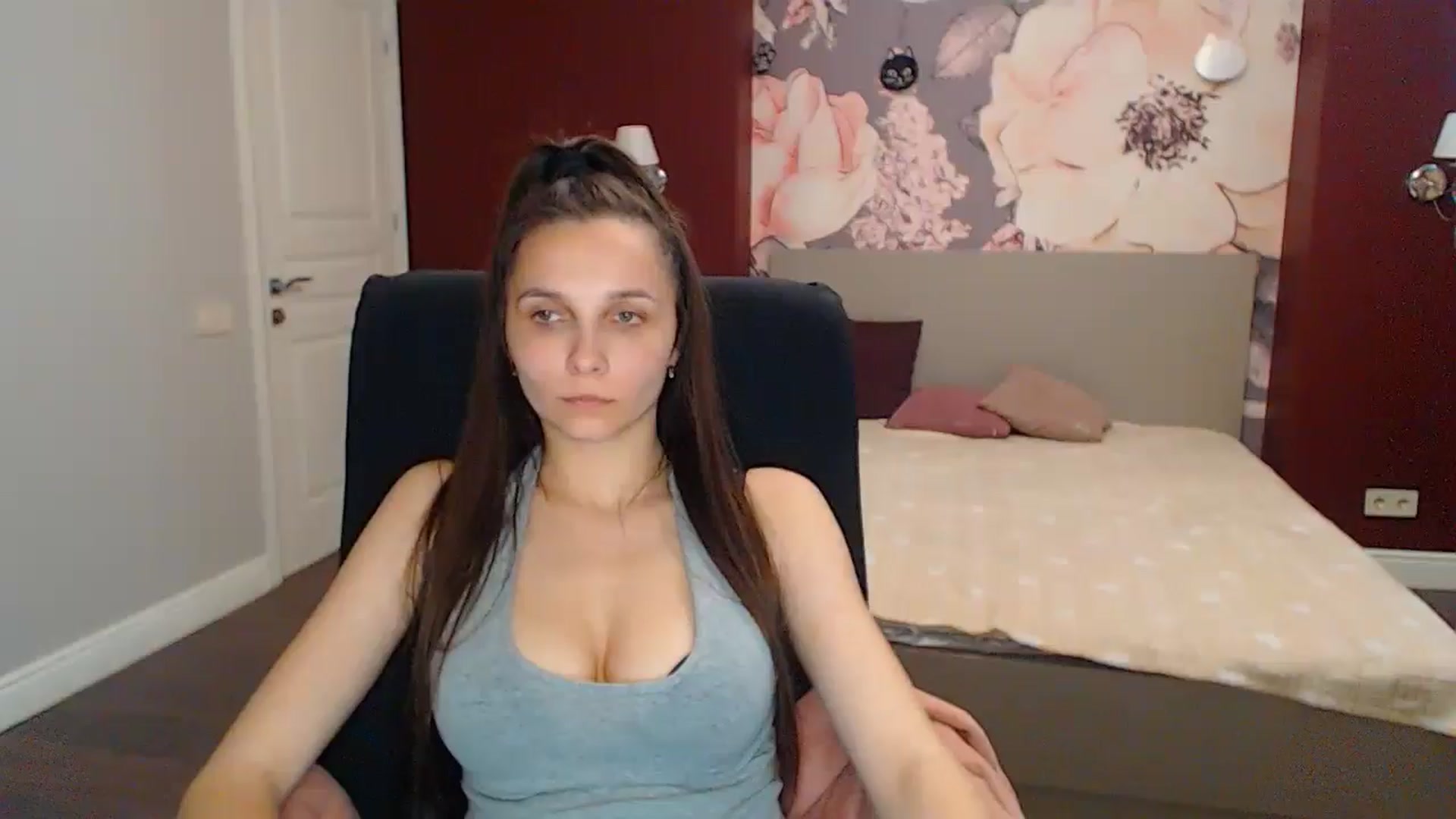 Gallery image thumbnail from Karina_Mils's myfreecams stream on, 05/17/2024, 15:05 image 10 of 20