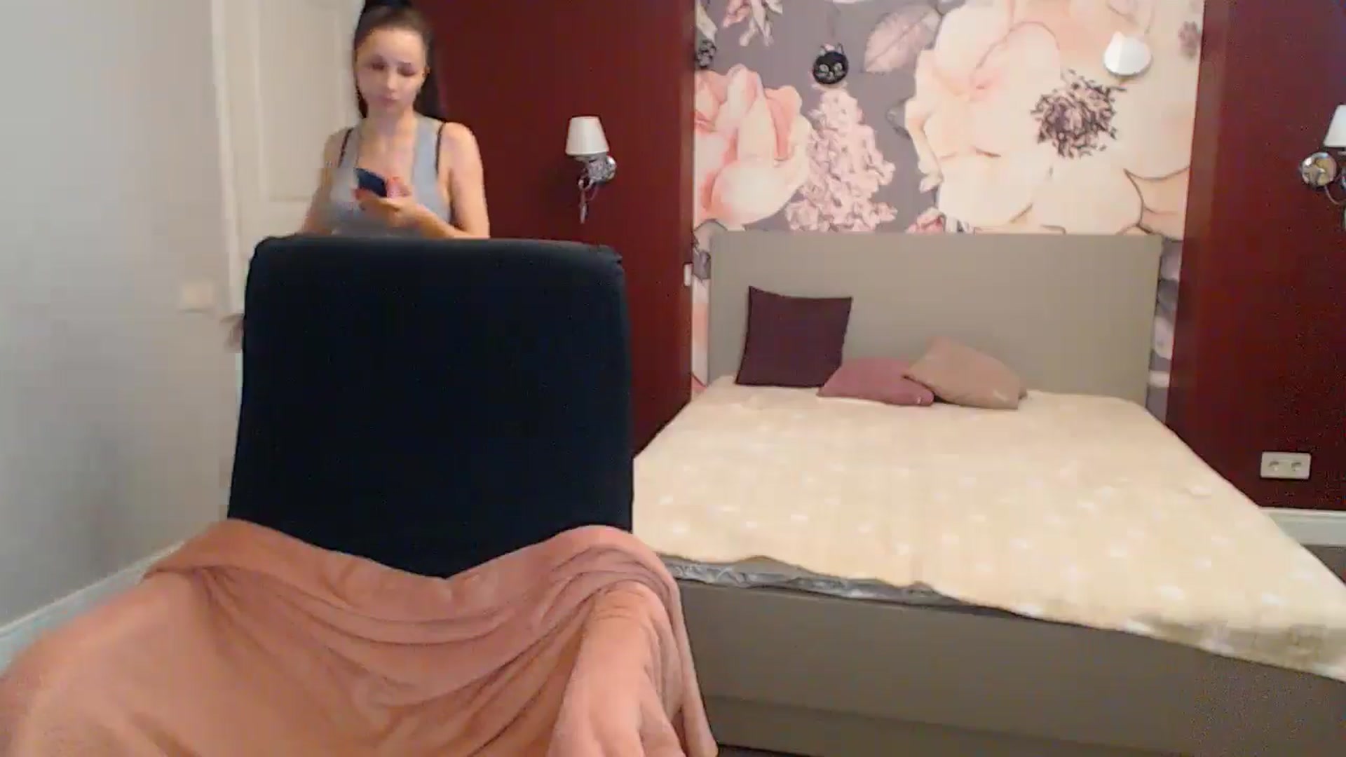 Gallery image thumbnail from Karina_Mils's myfreecams stream on, 05/17/2024, 15:05 image 14 of 20