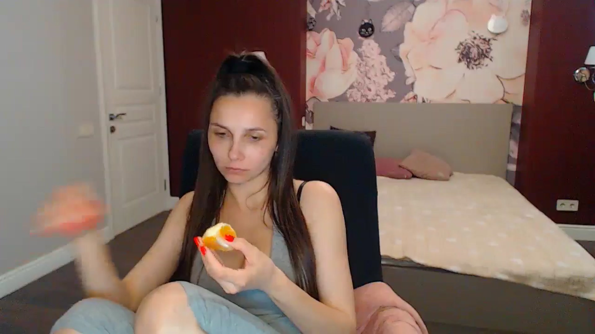 Gallery image thumbnail from Karina_Mils's myfreecams stream on, 05/17/2024, 15:05 image 5 of 20