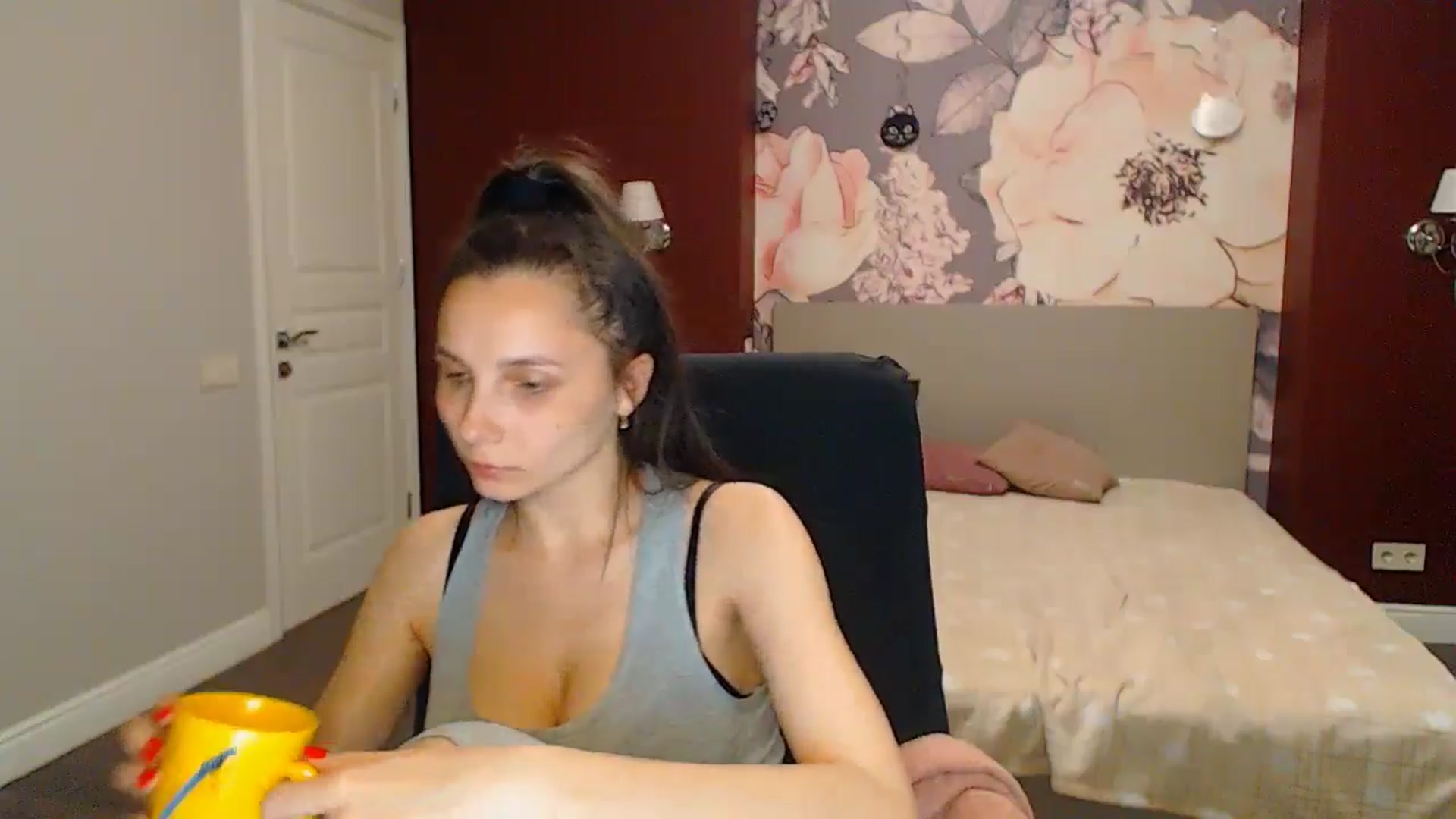 Gallery image thumbnail from Karina_Mils's myfreecams stream on, 05/17/2024, 19:40 image 7 of 20