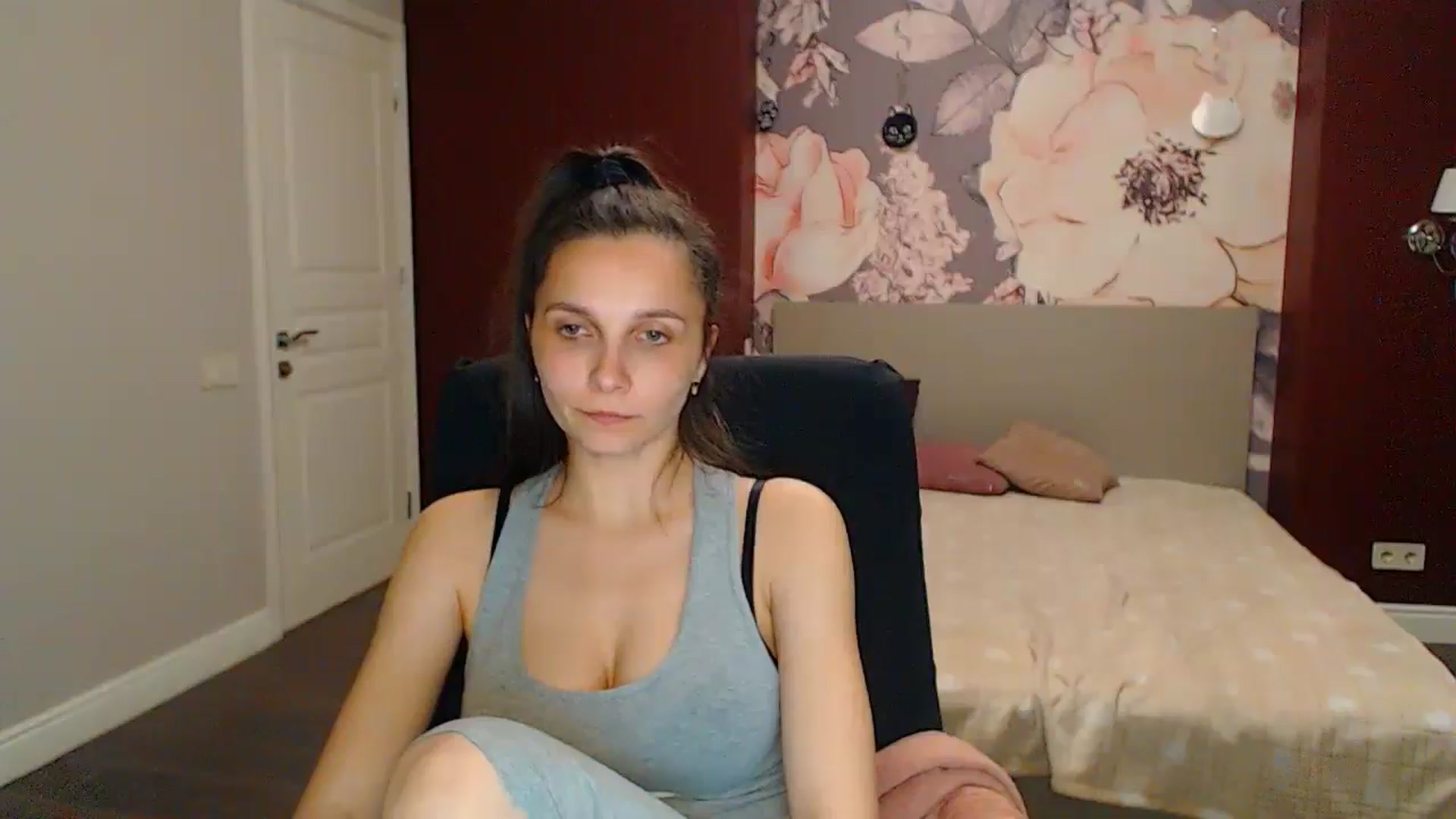Gallery image thumbnail from Karina_Mils's myfreecams stream on, 05/17/2024, 19:40 image 2 of 20