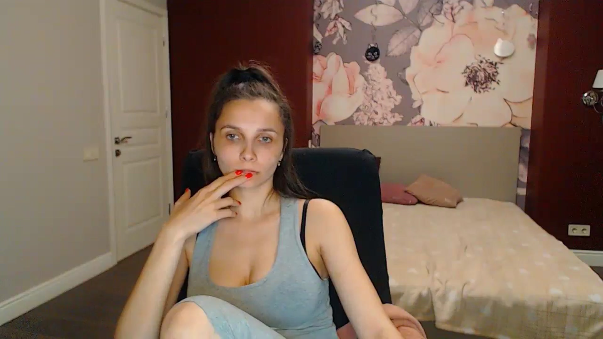 Gallery image thumbnail from Karina_Mils's myfreecams stream on, 05/17/2024, 19:40 image 5 of 20