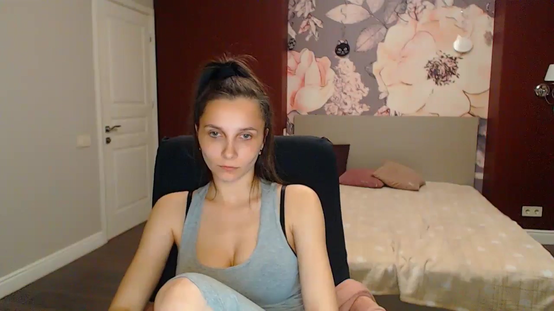 Gallery image thumbnail from Karina_Mils's myfreecams stream on, 05/17/2024, 19:40 image 8 of 20