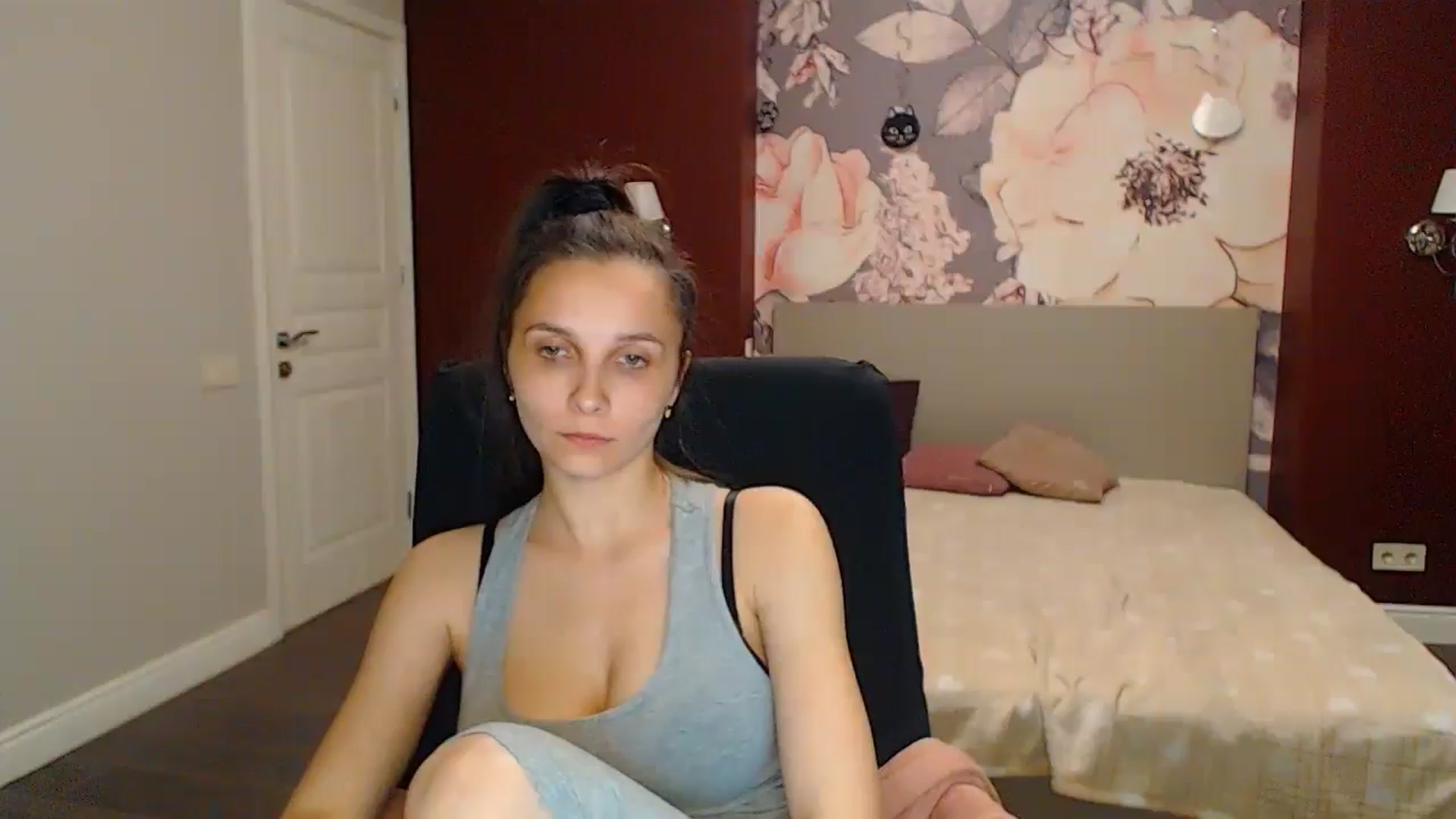 Gallery image thumbnail from Karina_Mils's myfreecams stream on, 05/17/2024, 19:40 image 20 of 20