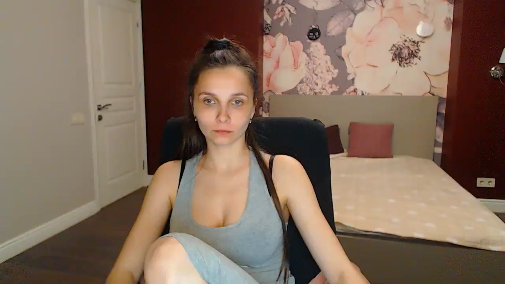 Gallery image thumbnail from Karina_Mils's myfreecams stream on, 05/18/2024, 18:01 image 3 of 20