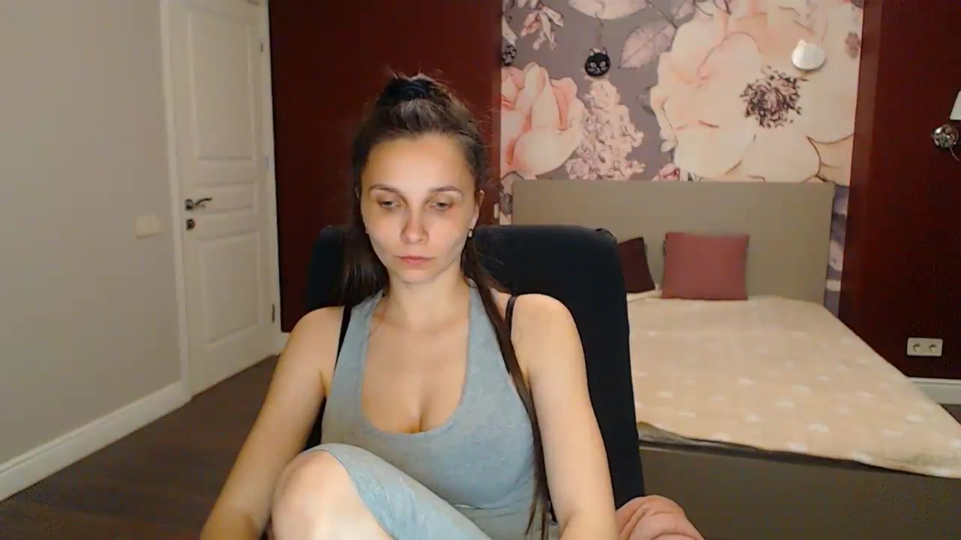 Gallery image thumbnail from Karina_Mils's myfreecams stream on, 05/18/2024, 18:01 image 4 of 20