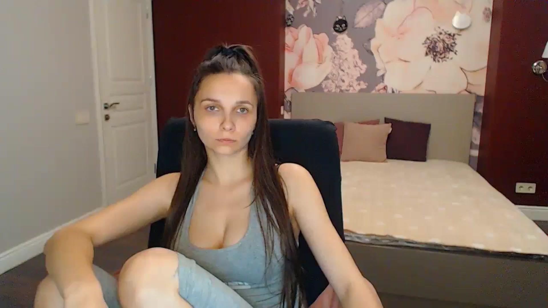 Gallery image thumbnail from Karina_Mils's myfreecams stream on, 05/19/2024, 16:43 image 11 of 20