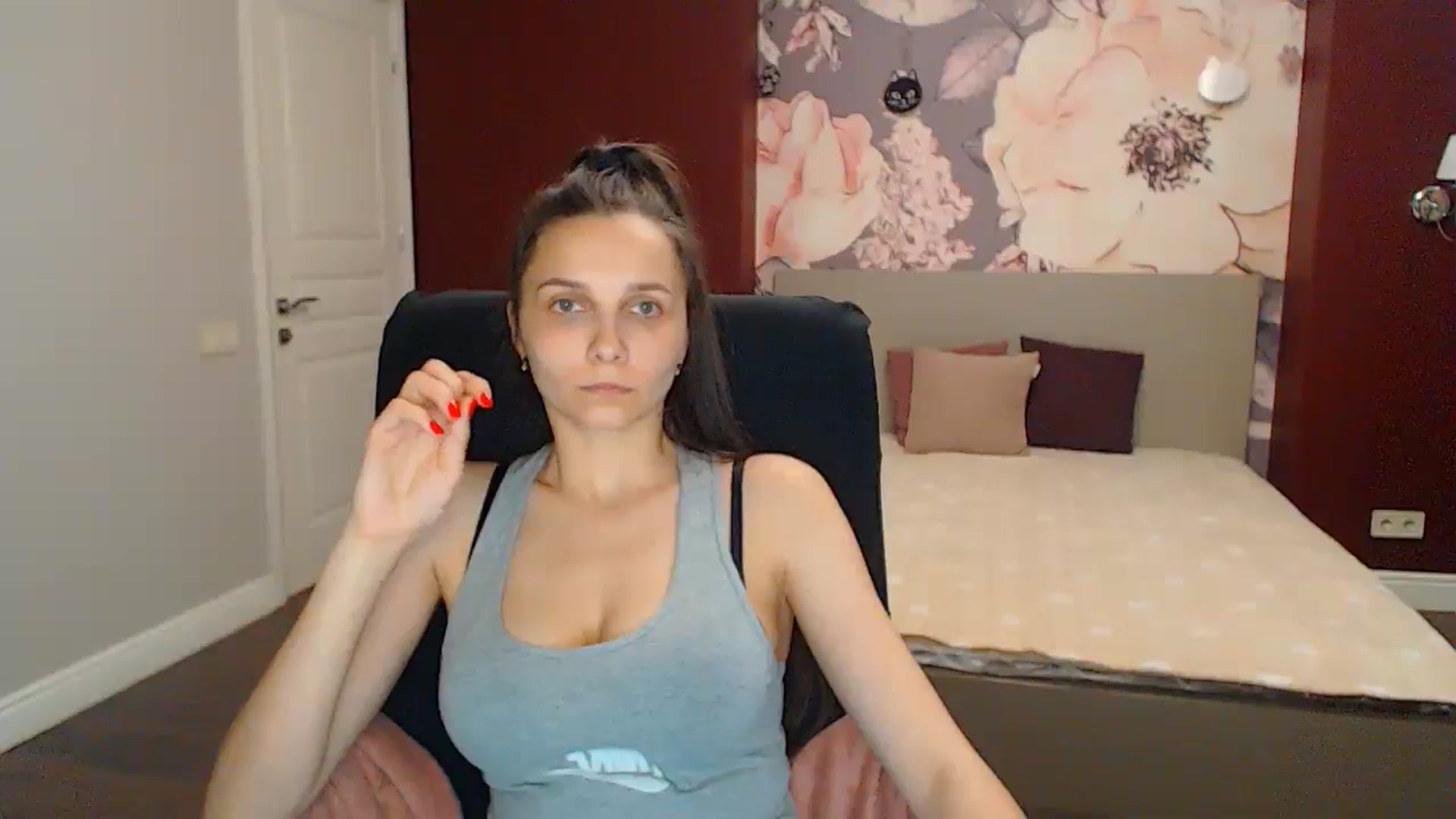 Gallery image thumbnail from Karina_Mils's myfreecams stream on, 05/19/2024, 16:43 image 9 of 20