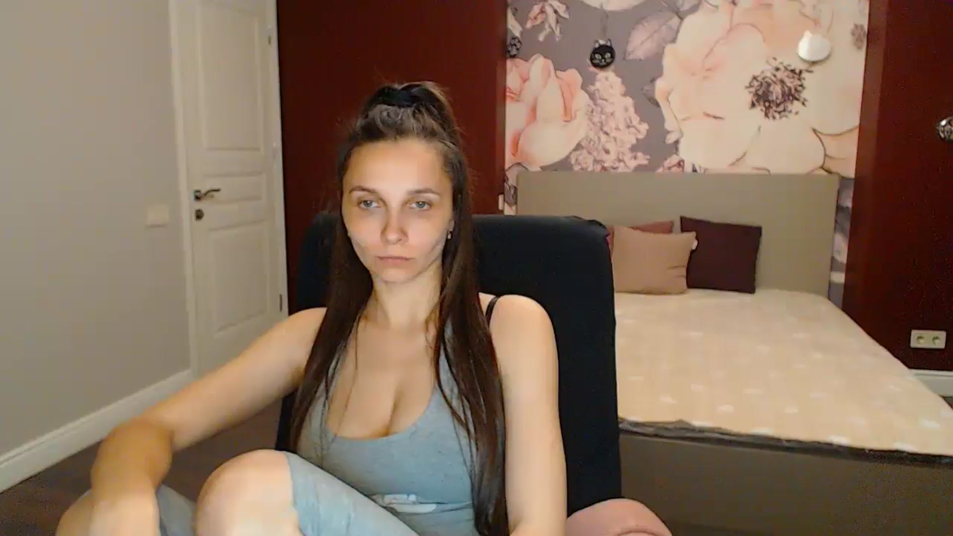 Gallery image thumbnail from Karina_Mils's myfreecams stream on, 05/19/2024, 17:42 image 20 of 20