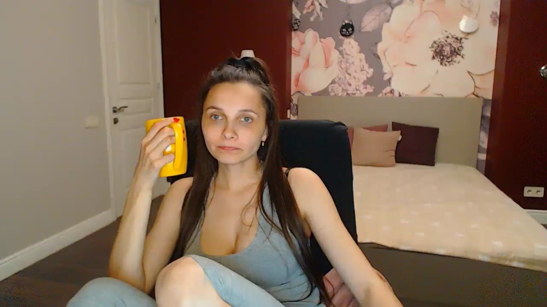 Gallery image thumbnail from Karina_Mils's myfreecams stream on, 05/19/2024, 19:27 image 2 of 20