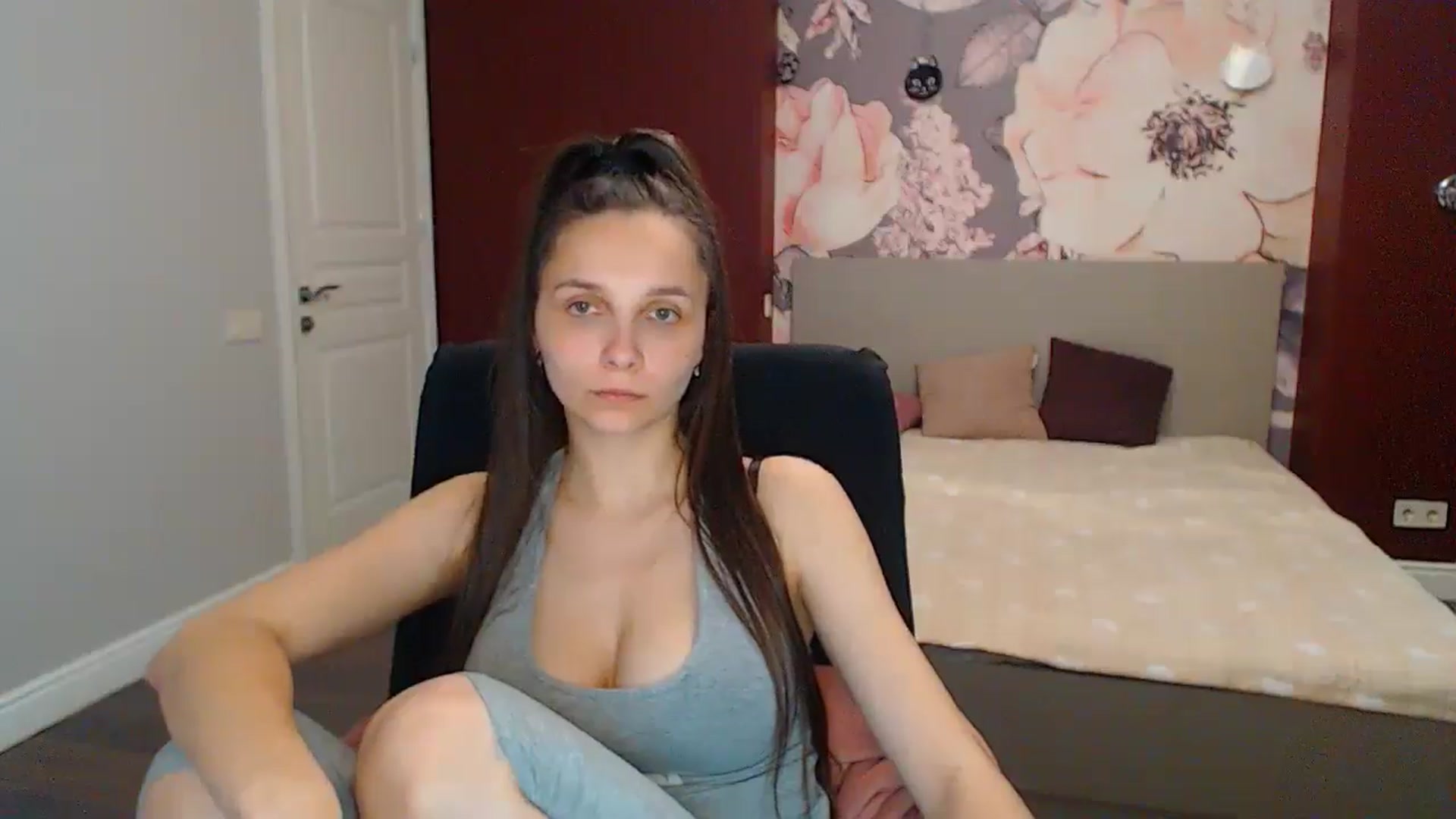 Gallery image thumbnail from Karina_Mils's myfreecams stream on, 05/20/2024, 09:32 image 12 of 20