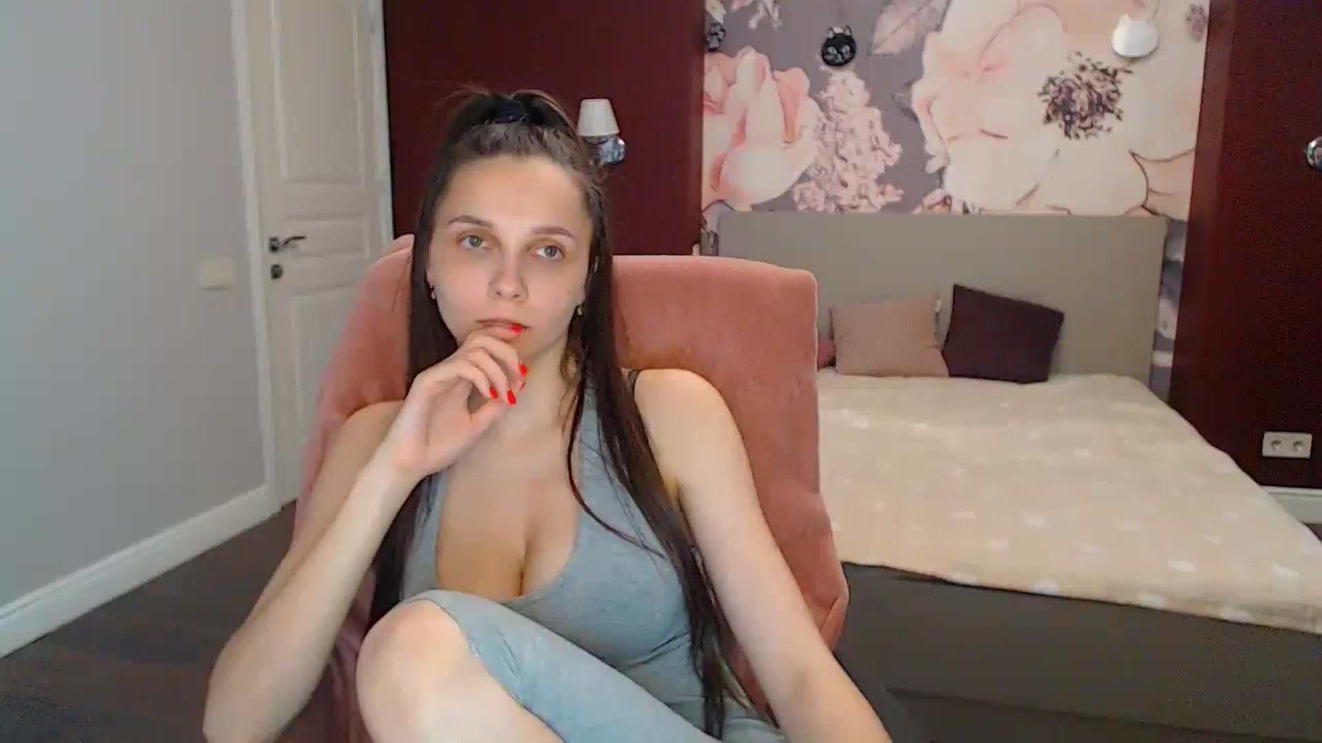 Gallery image thumbnail from Karina_Mils's myfreecams stream on, 05/20/2024, 10:07 image 5 of 20