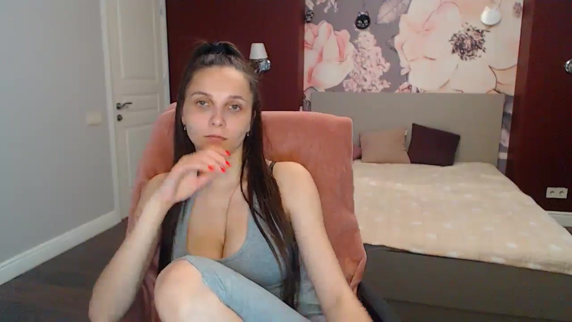 Gallery image thumbnail from Karina_Mils's myfreecams stream on, 05/20/2024, 10:07 image 3 of 20