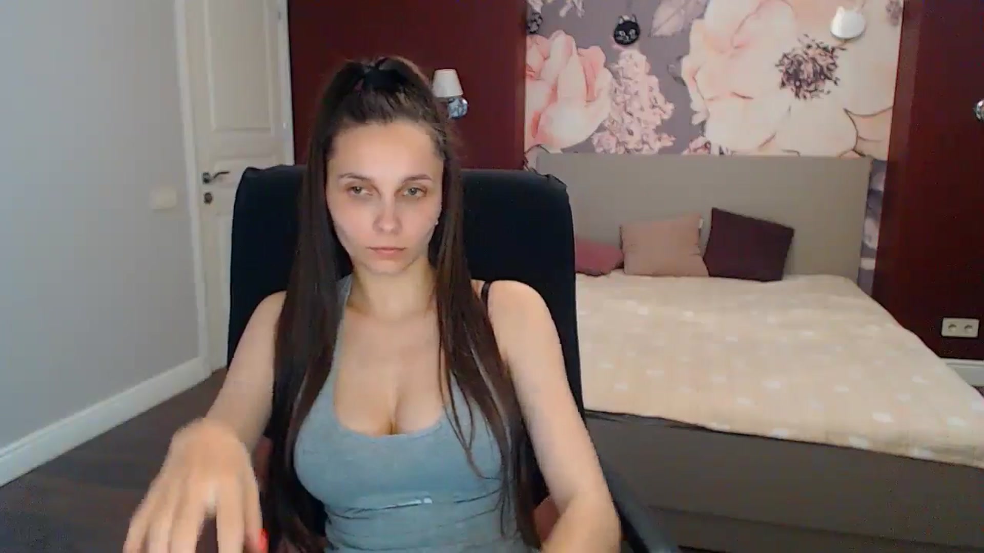 Gallery image thumbnail from Karina_Mils's myfreecams stream on, 05/20/2024, 11:04 image 19 of 20
