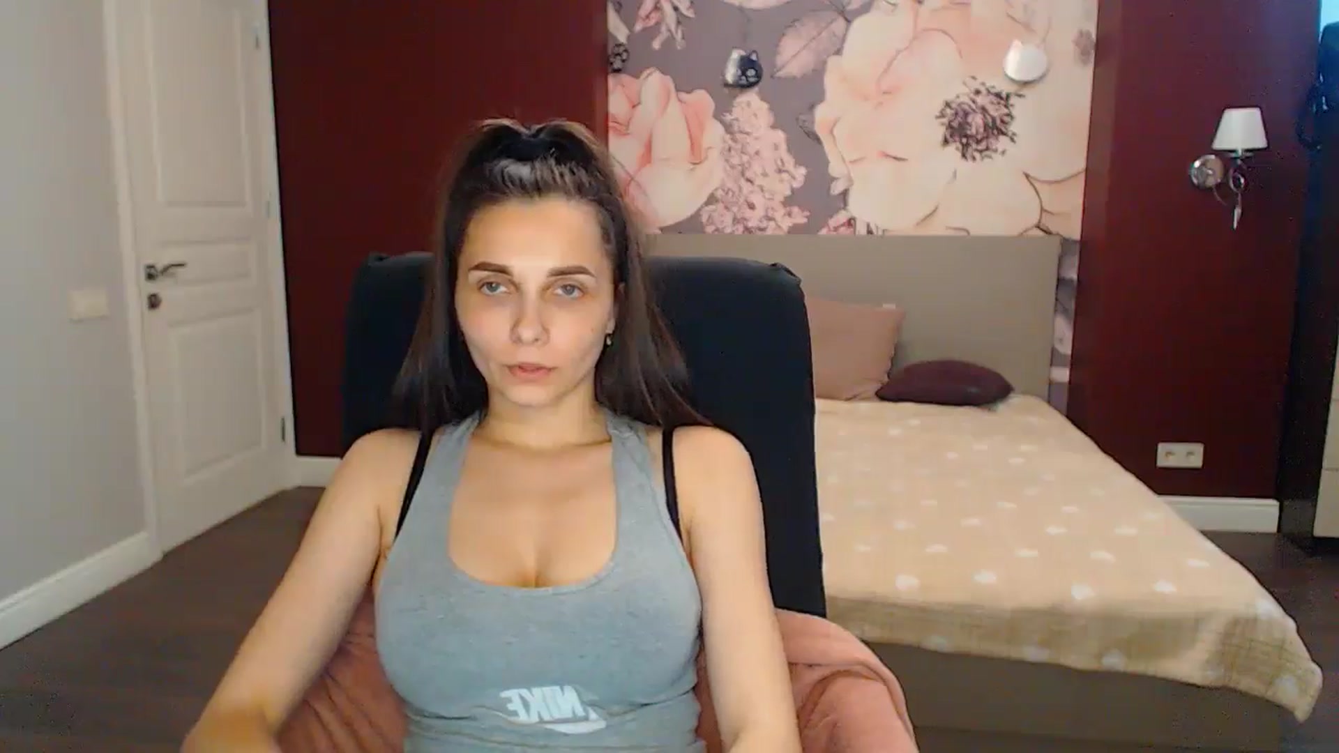 Gallery image thumbnail from Karina_Mils's myfreecams stream on, 05/25/2024, 16:28 image 12 of 20