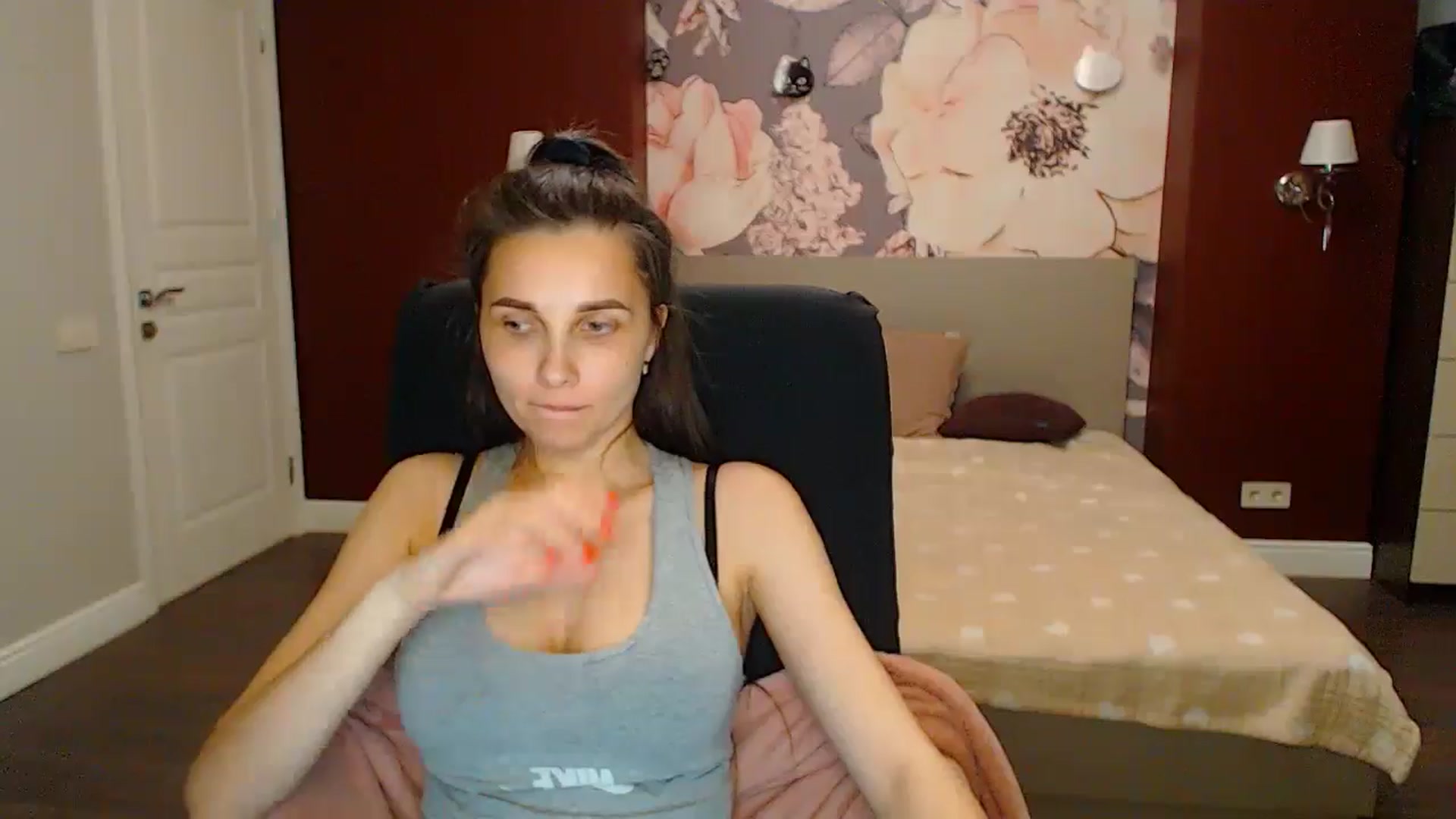 Gallery image thumbnail from Karina_Mils's myfreecams stream on, 05/25/2024, 18:24 image 11 of 20