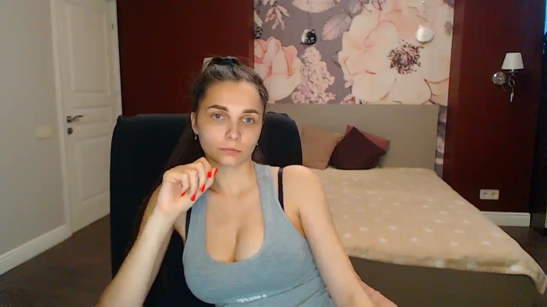 Gallery image thumbnail from Karina_Mils's myfreecams stream on, 05/26/2024, 15:37 image 11 of 20