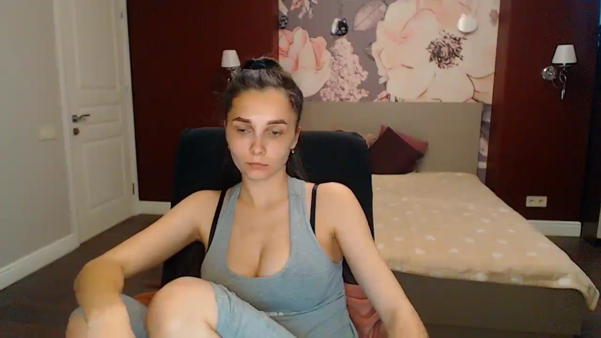 Gallery image thumbnail from Karina_Mils's myfreecams stream on, 05/26/2024, 15:37 image 8 of 20