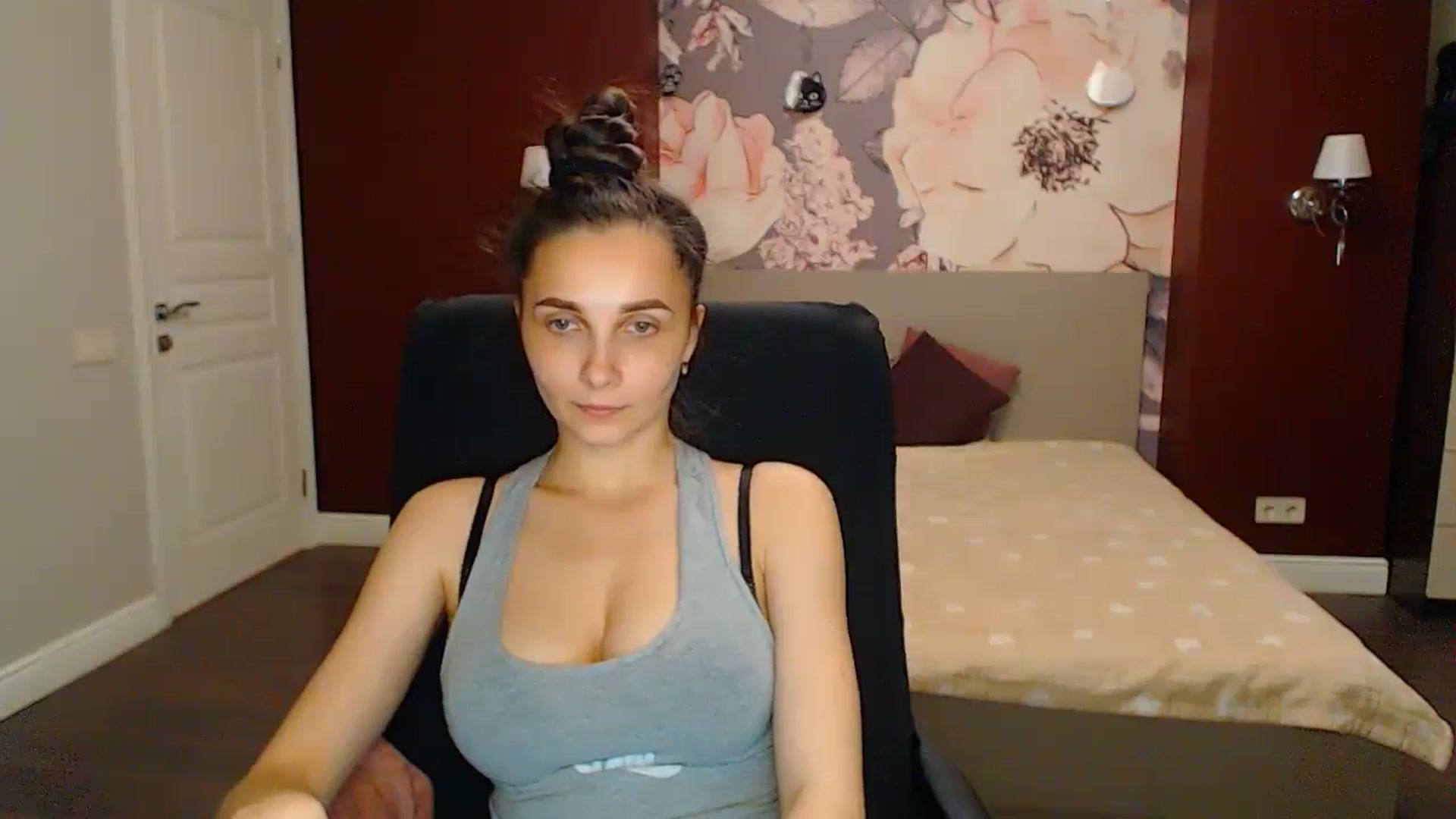 Gallery image thumbnail from Karina_Mils's myfreecams stream on, 05/26/2024, 19:10 image 20 of 20