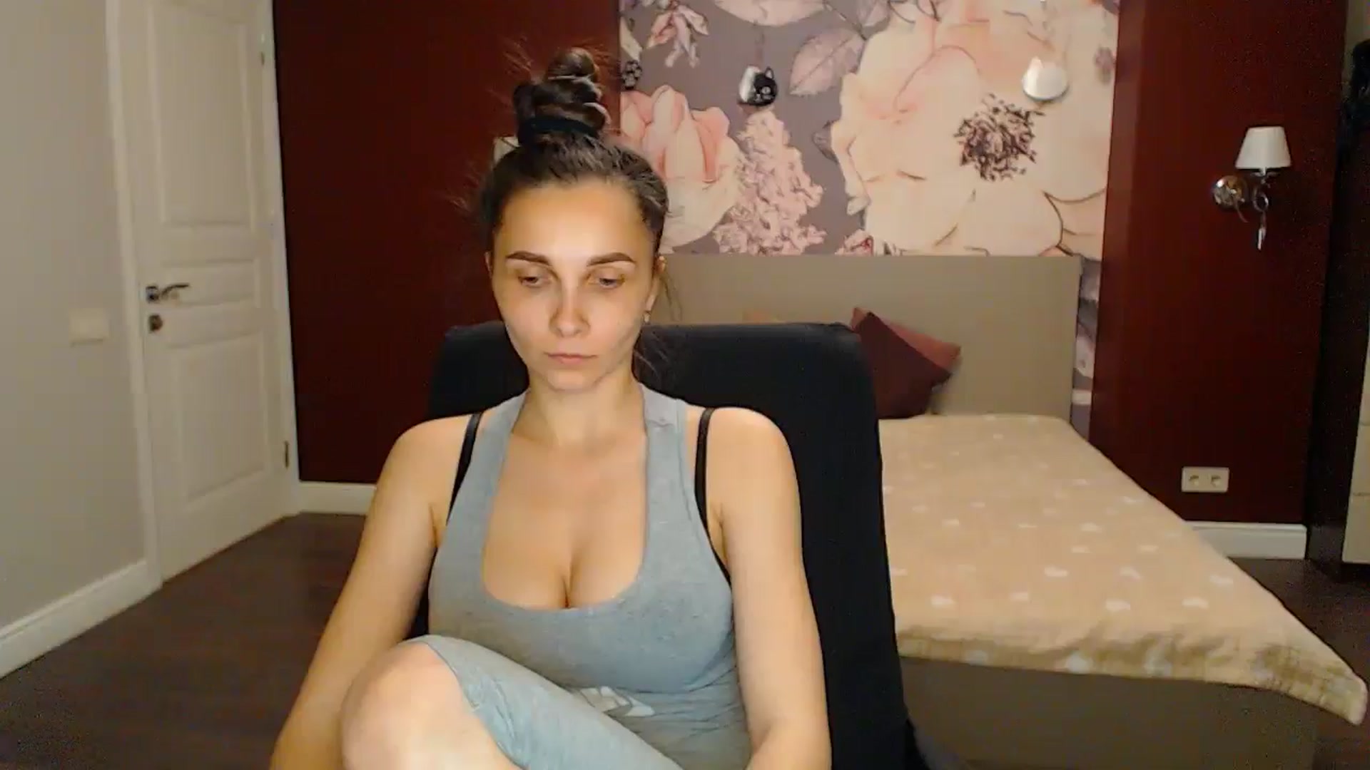 Gallery image thumbnail from Karina_Mils's myfreecams stream on, 05/26/2024, 19:10 image 16 of 20