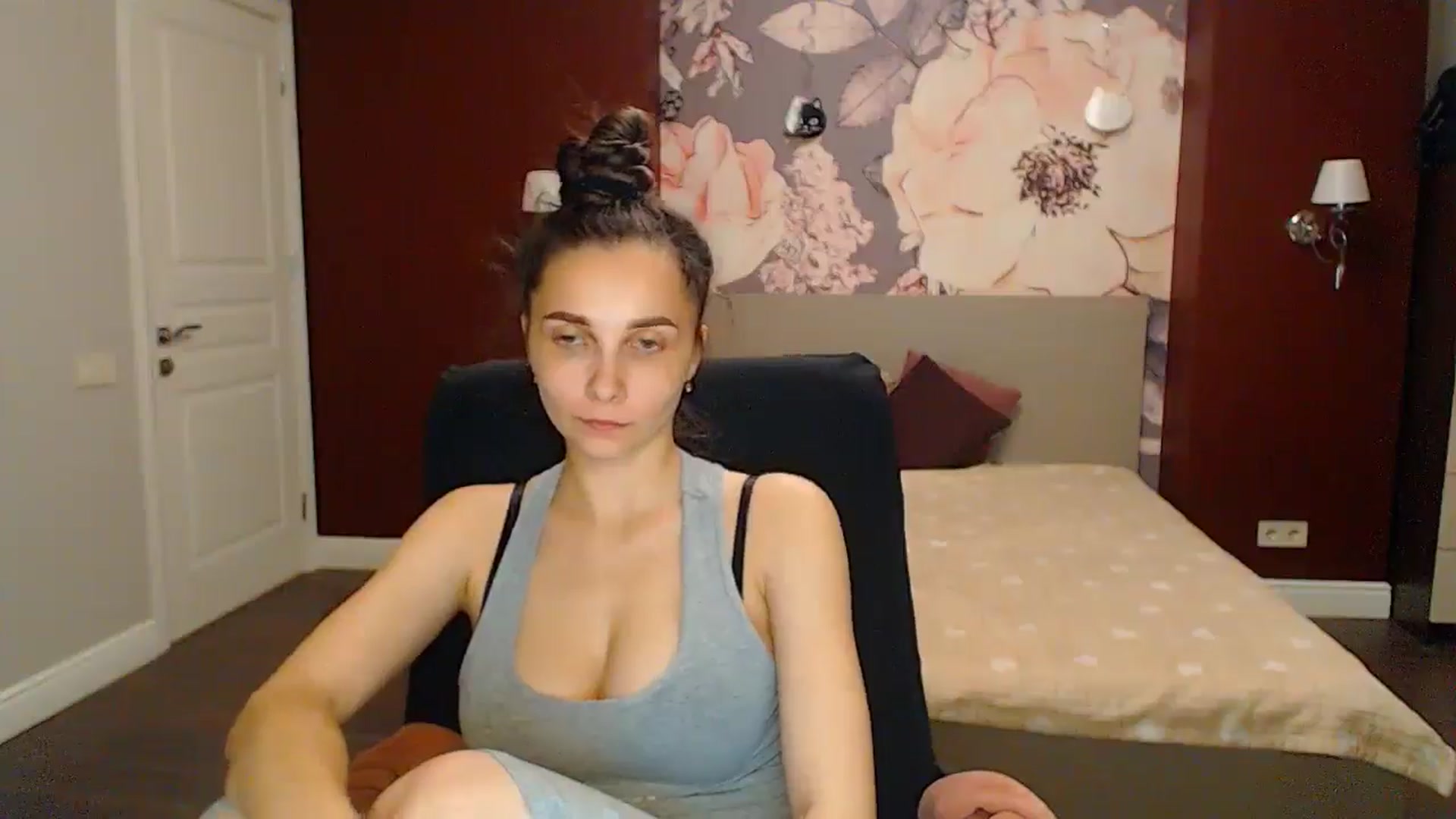 Gallery image thumbnail from Karina_Mils's myfreecams stream on, 05/26/2024, 19:10 image 5 of 20