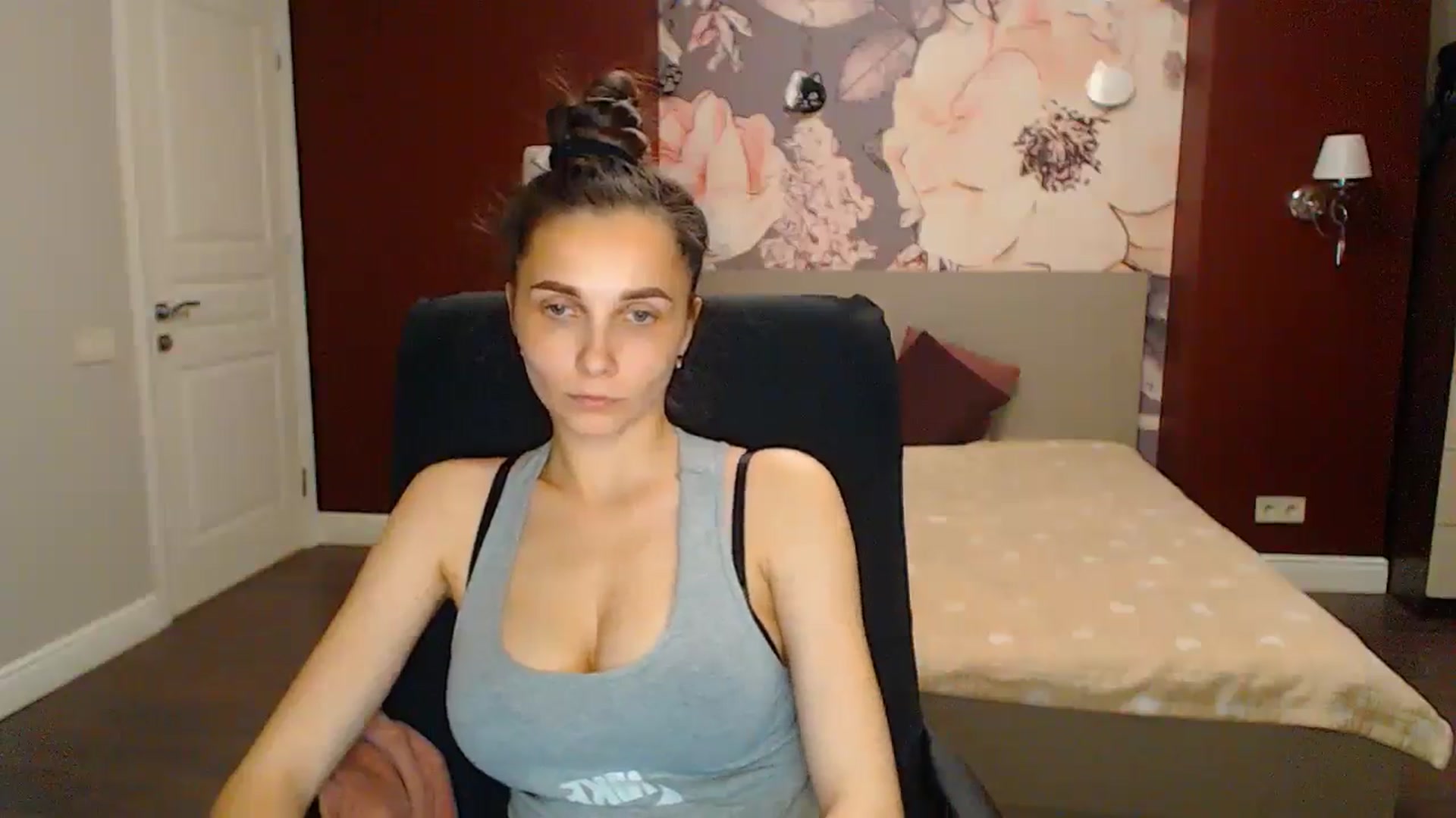 Gallery image thumbnail from Karina_Mils's myfreecams stream on, 05/26/2024, 19:10 image 19 of 20