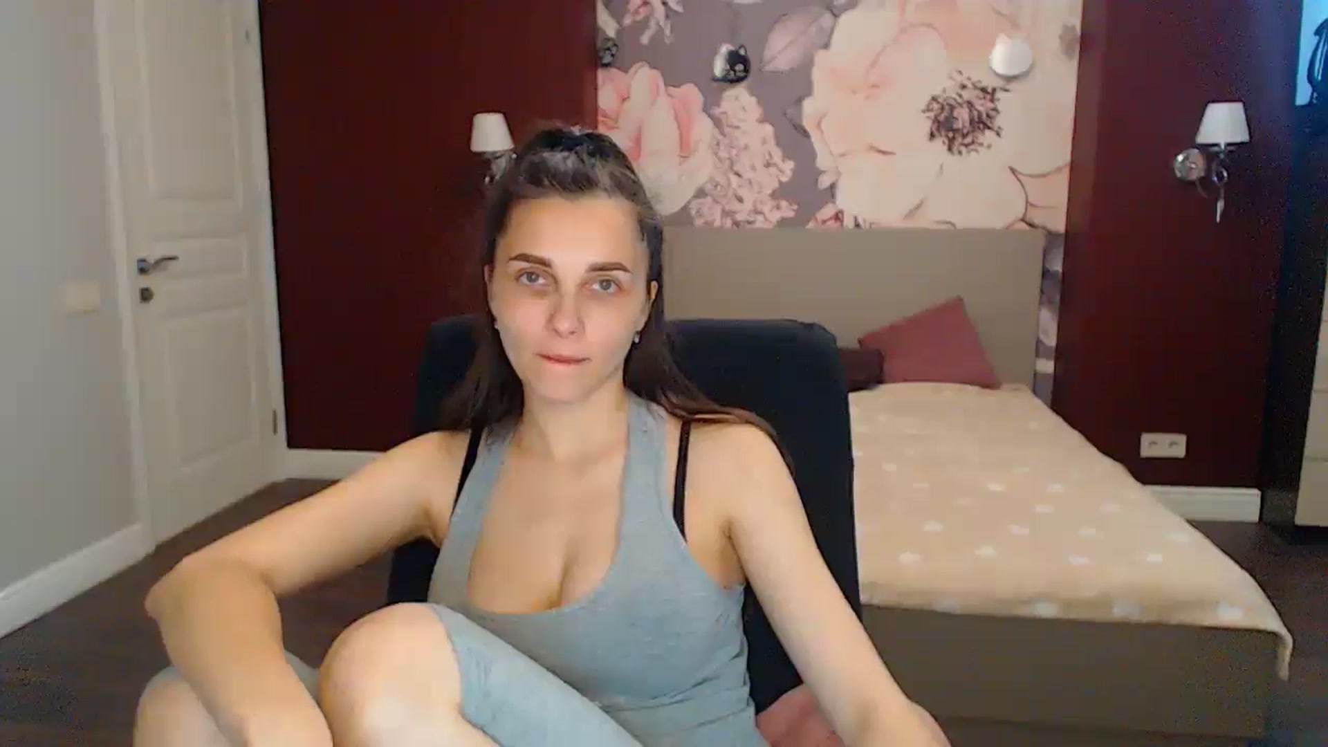 Gallery image thumbnail from Karina_Mils's myfreecams stream on, 05/27/2024, 11:10 image 12 of 20