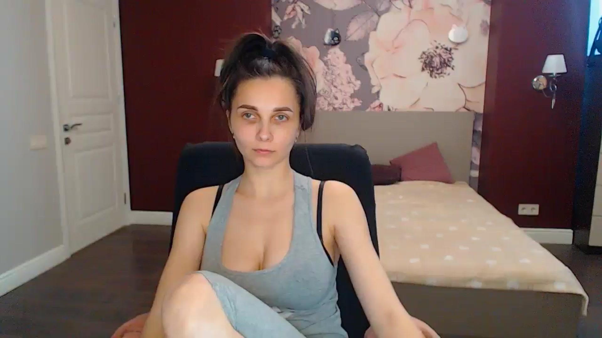 Gallery image thumbnail from Karina_Mils's myfreecams stream on, 05/27/2024, 13:09 image 19 of 20