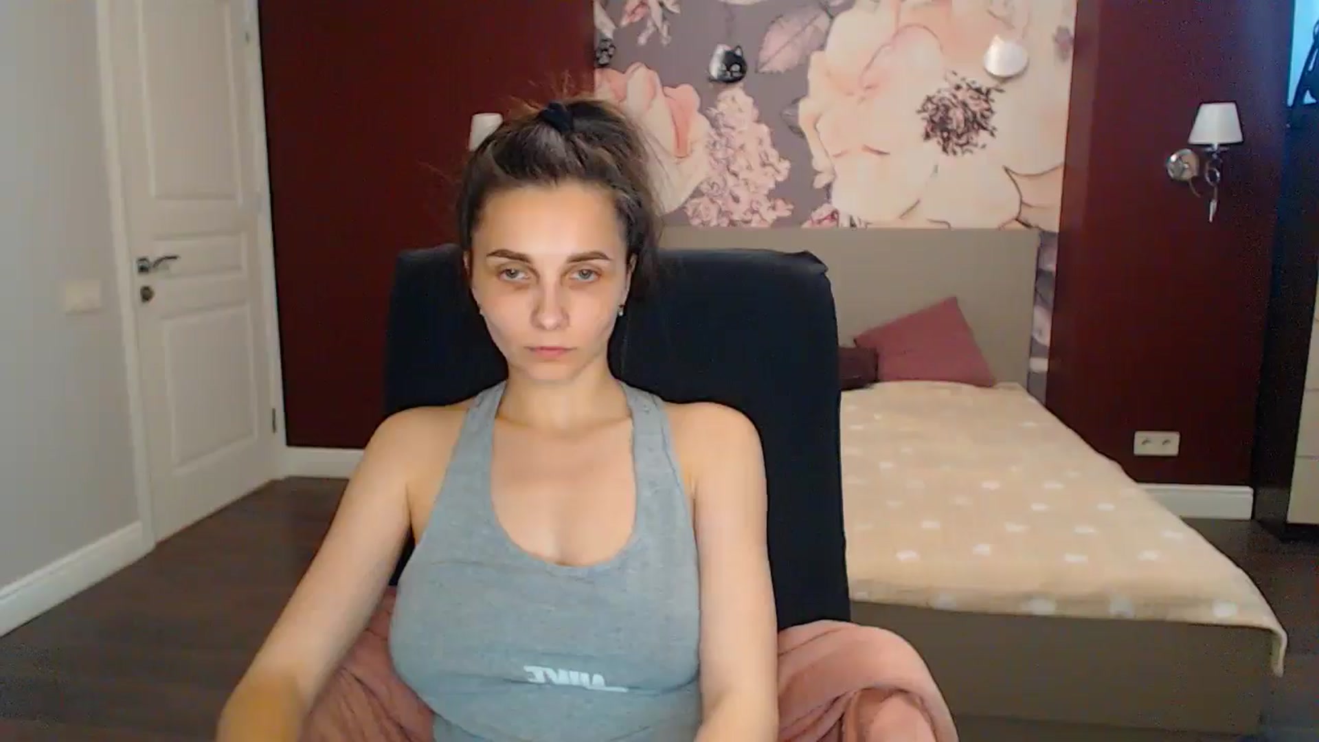 Gallery image thumbnail from Karina_Mils's myfreecams stream on, 05/27/2024, 14:16 image 8 of 20